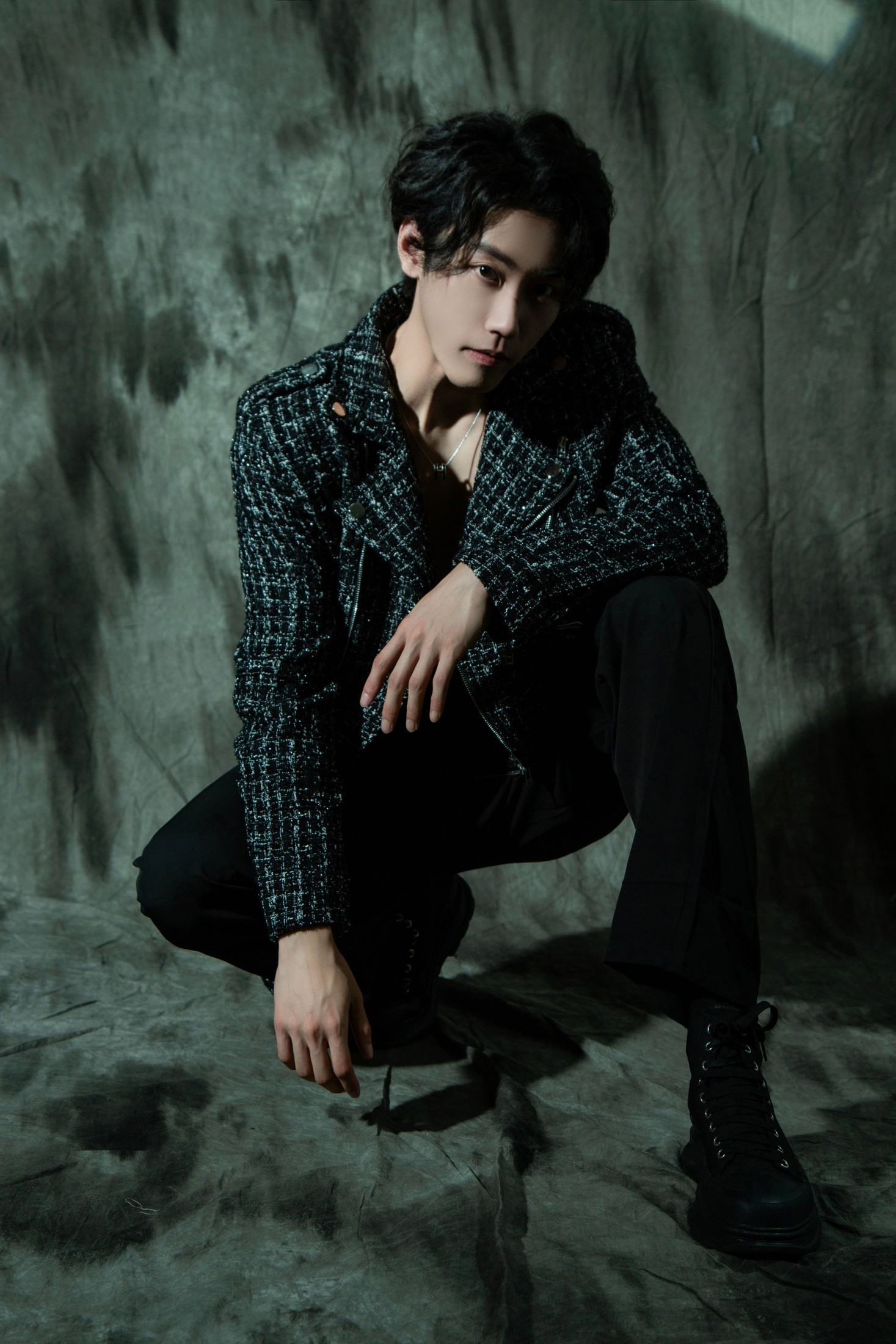 温柔的朱朱 – 《光影与男孩》[30P]