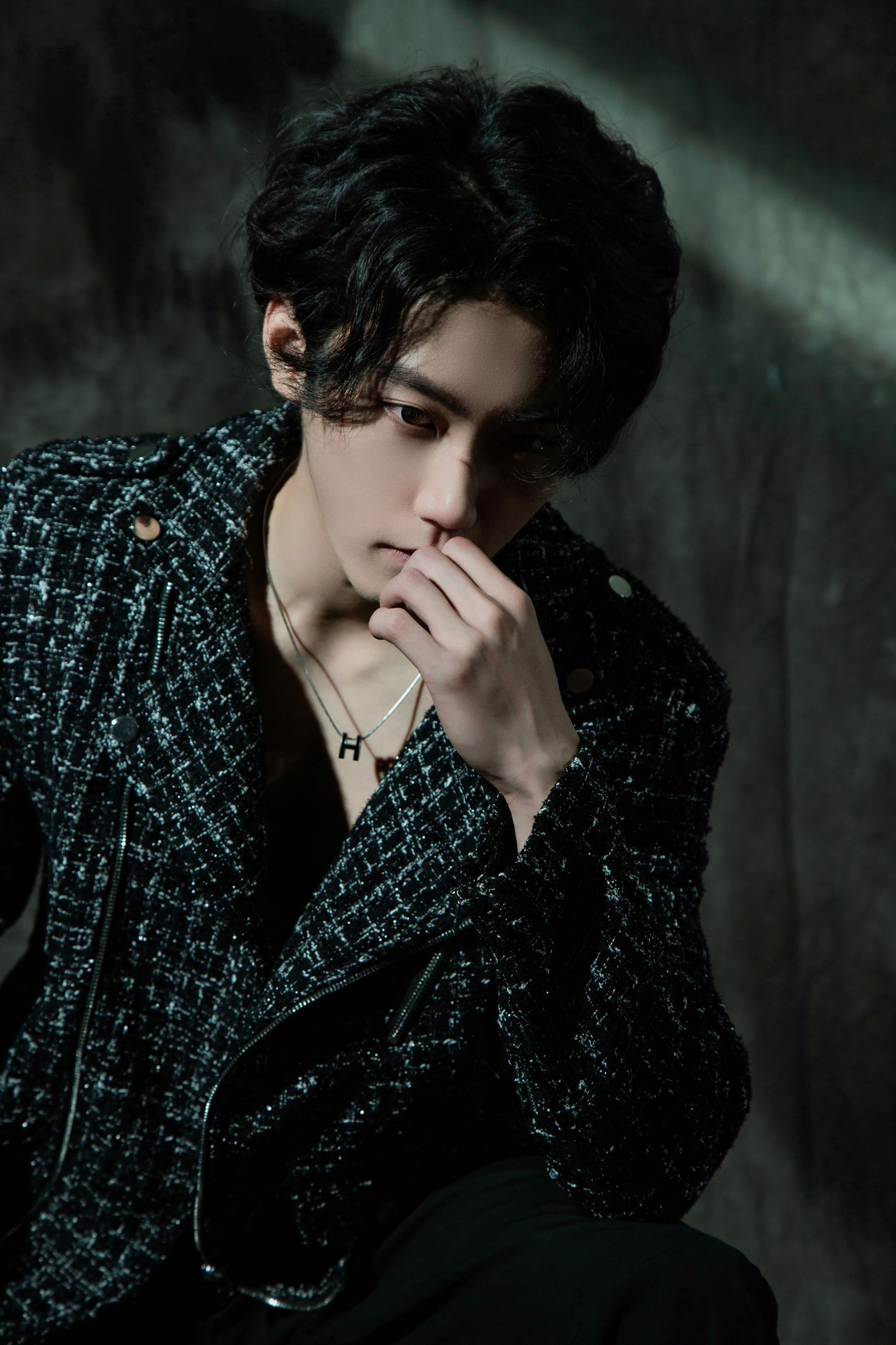 温柔的朱朱 – 《光影与男孩》[30P]