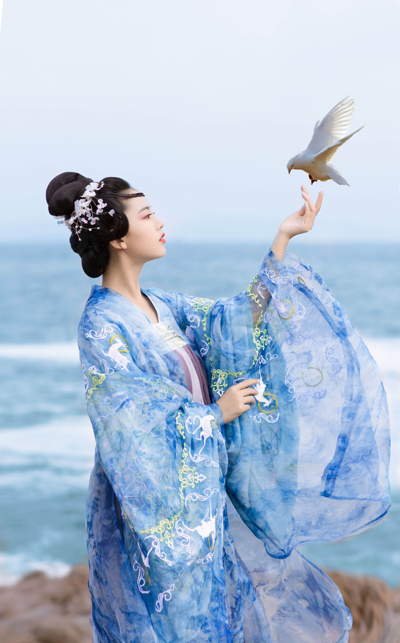 凌小薇 – 《誓鸟》[24P]