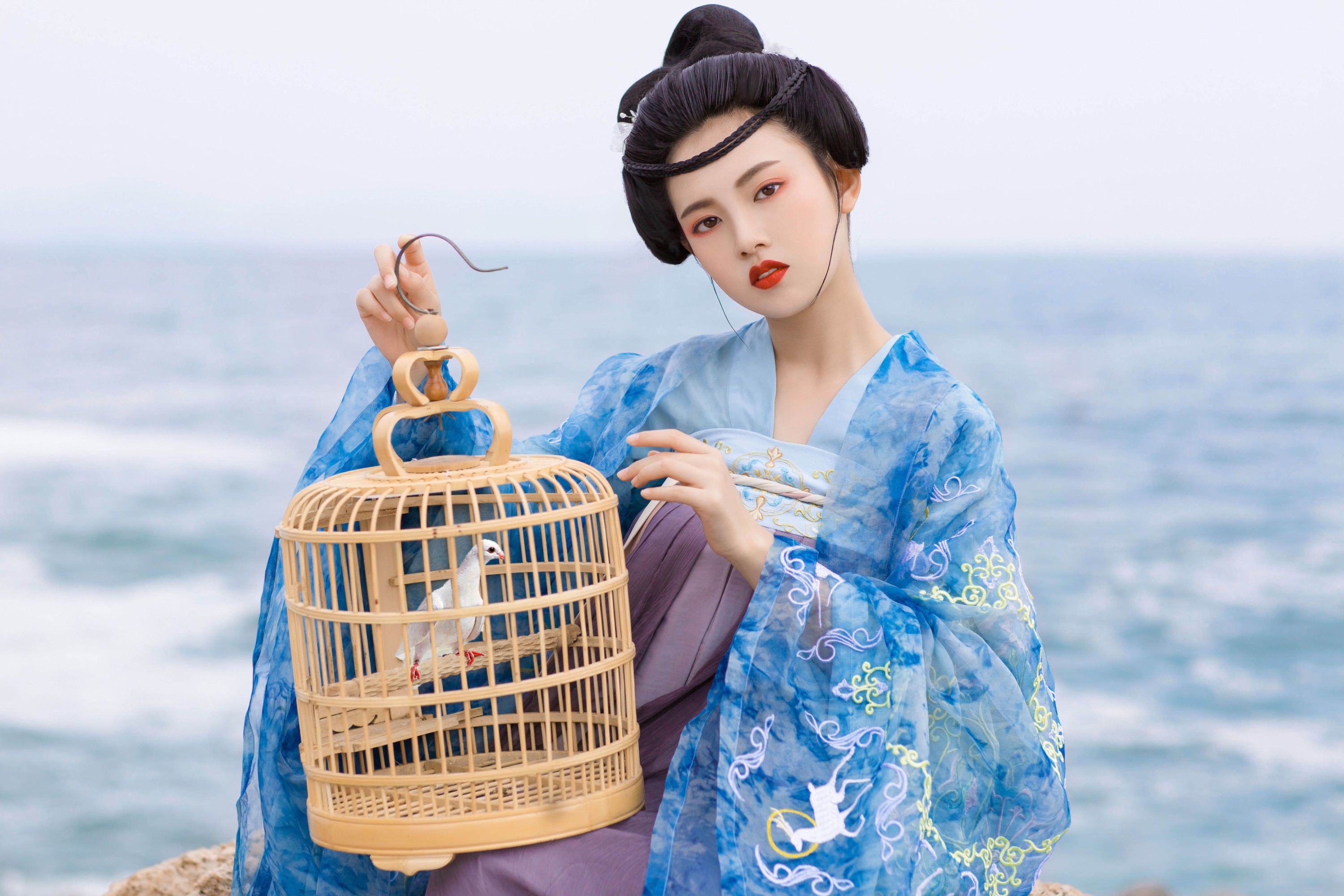 凌小薇 – 《誓鸟》[24P]