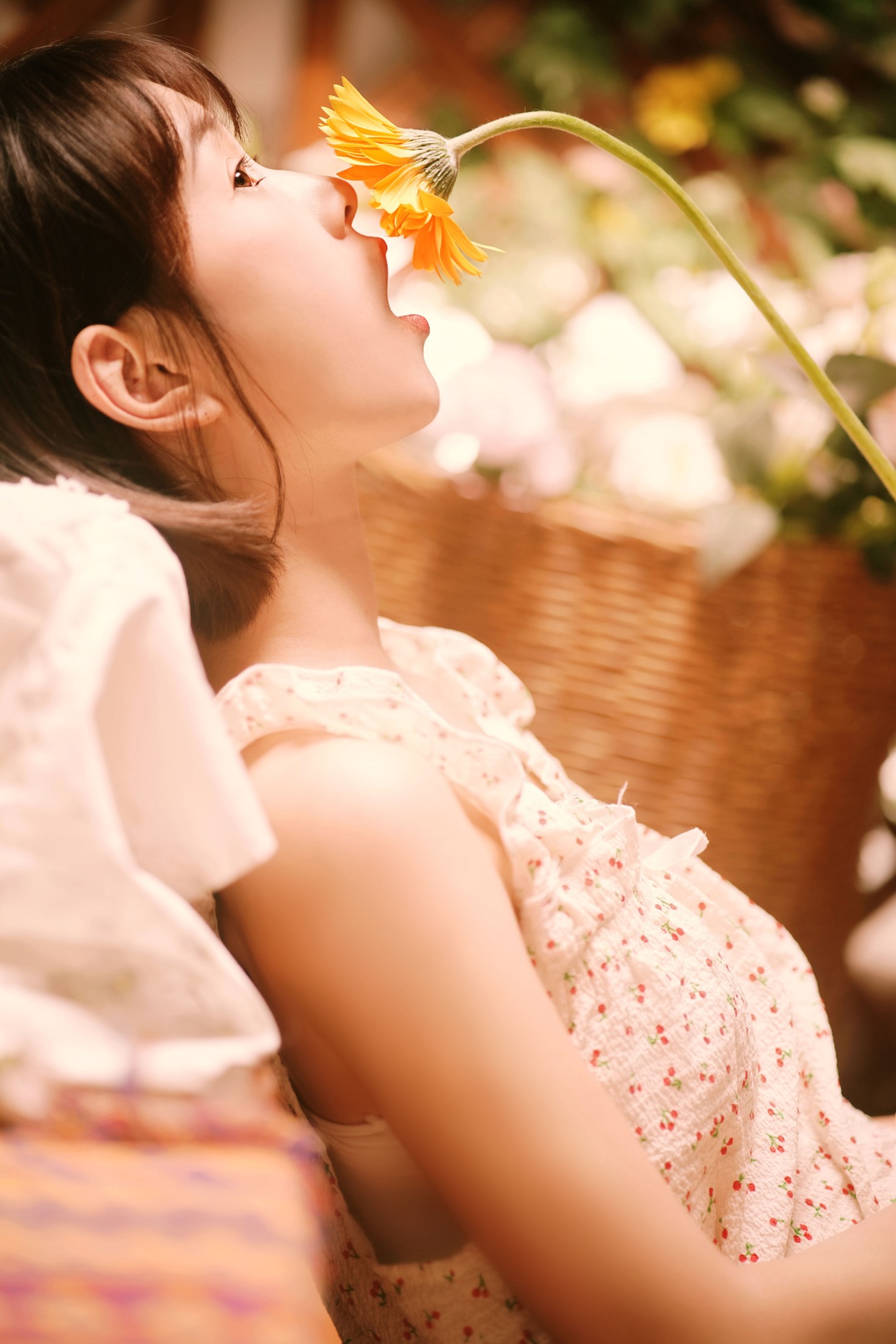 小微 – 《疯狂的鱼缸是我的宇航服，我带上心爱的非洲菊去登月》[29P]