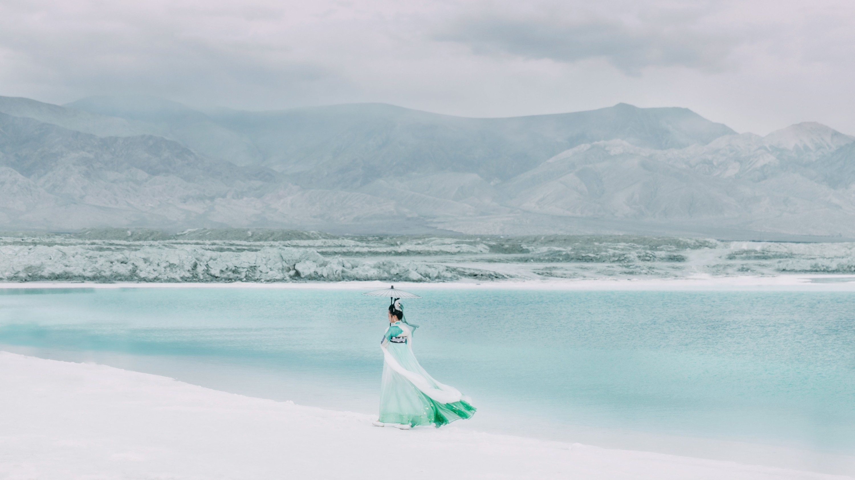 公孙凭 – 《碧水间》[22P]