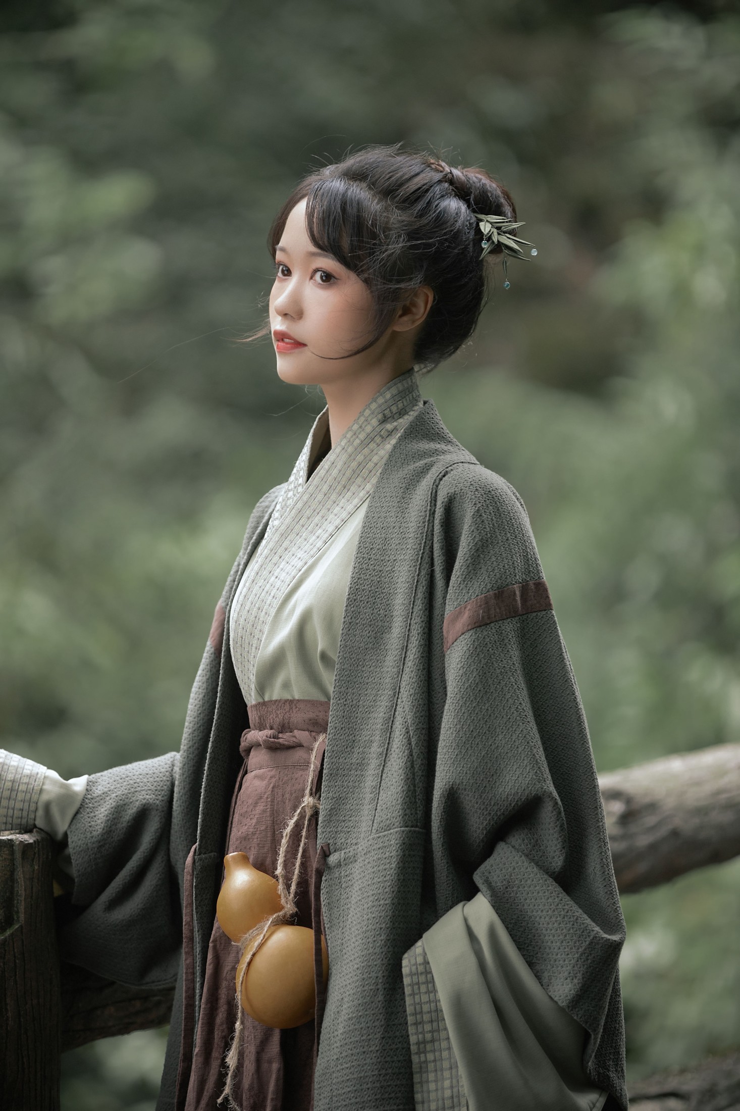 梨一依 – 《上山》[38P]