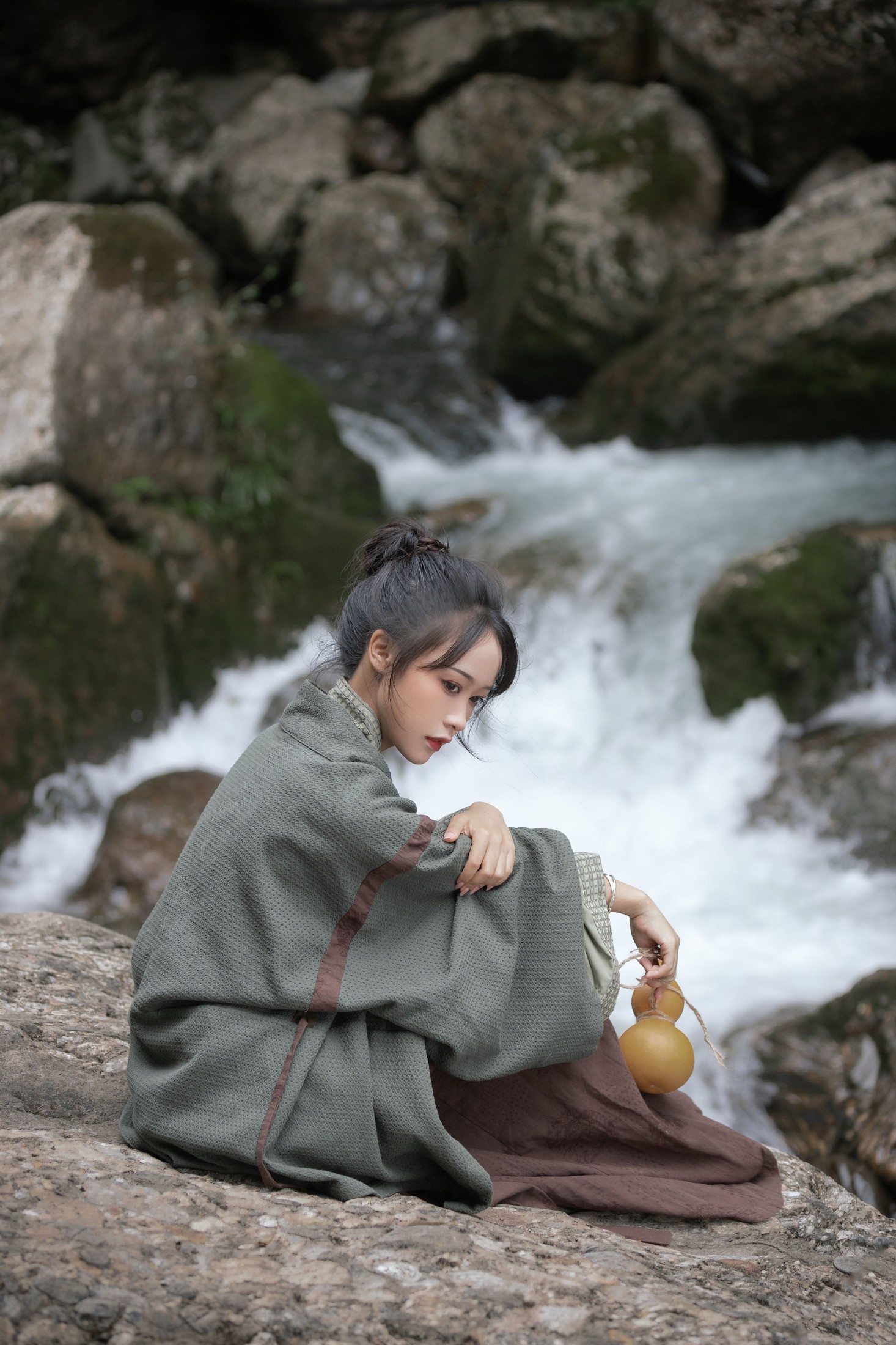 梨一依 – 《上山》[38P]