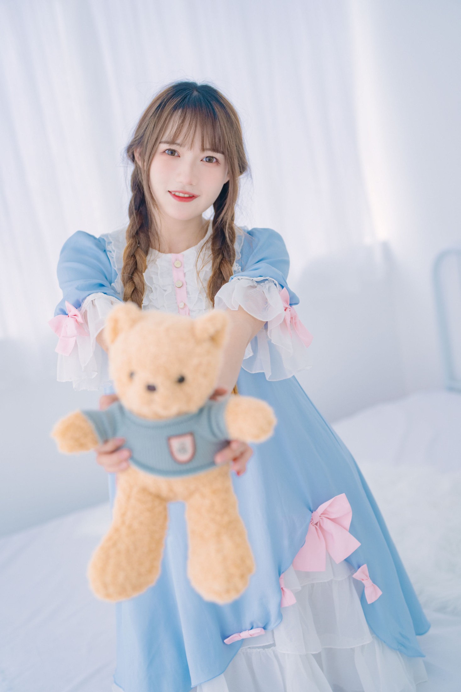 兔子Zzz不吃胡萝卜 – 《纯白色可爱》[32P]