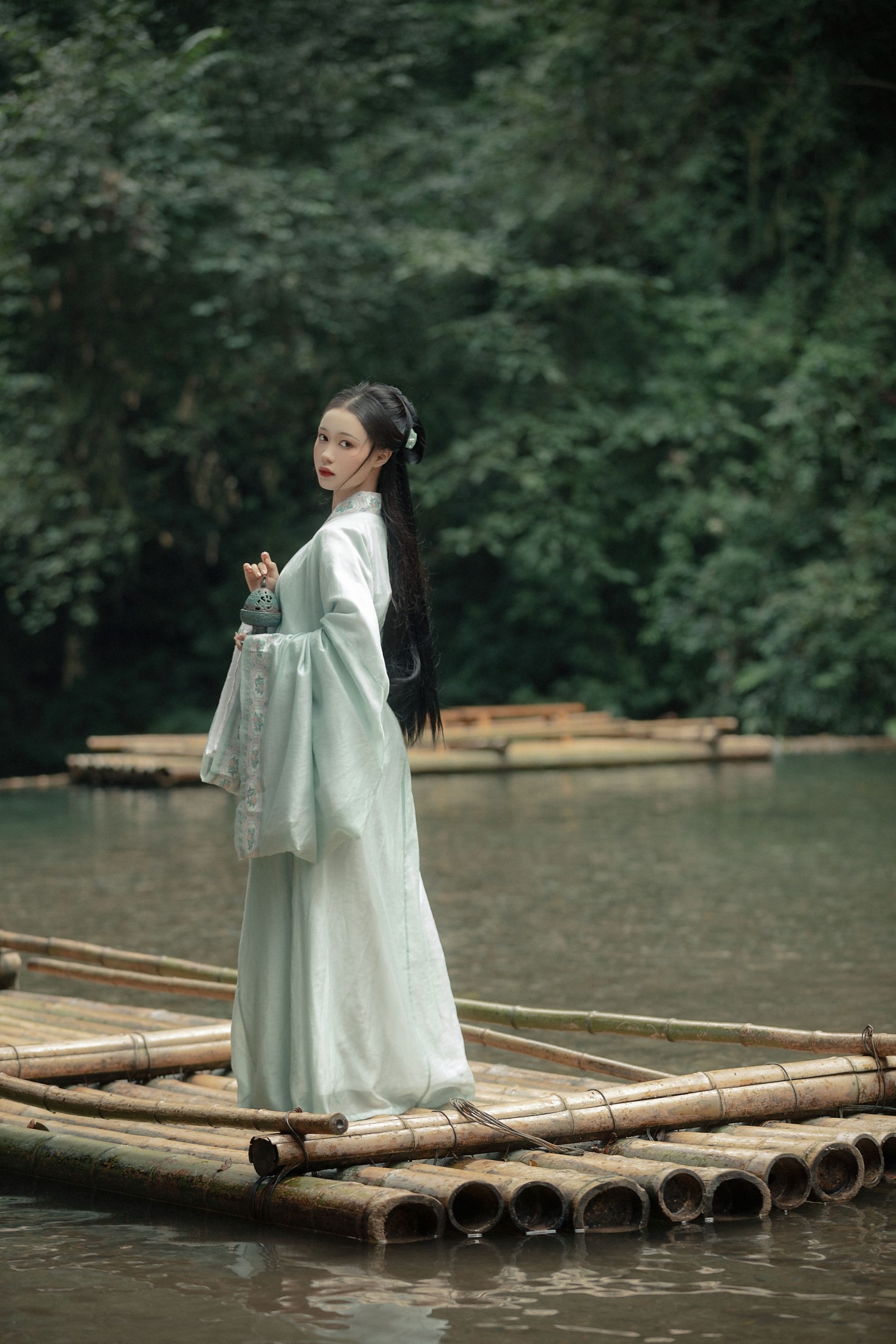 梨一依 – 《轻舟》[21P]