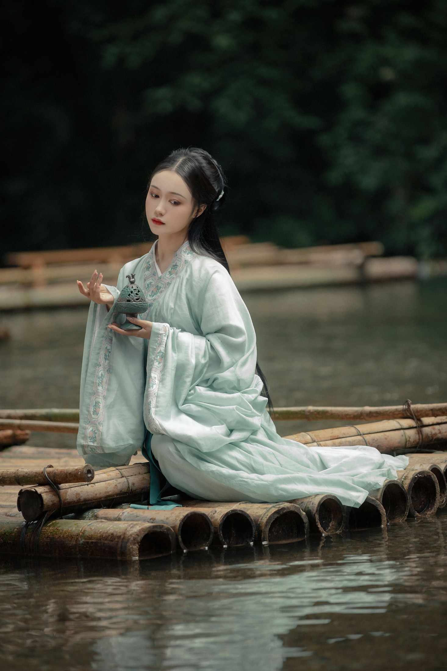 梨一依 – 《轻舟》[21P]