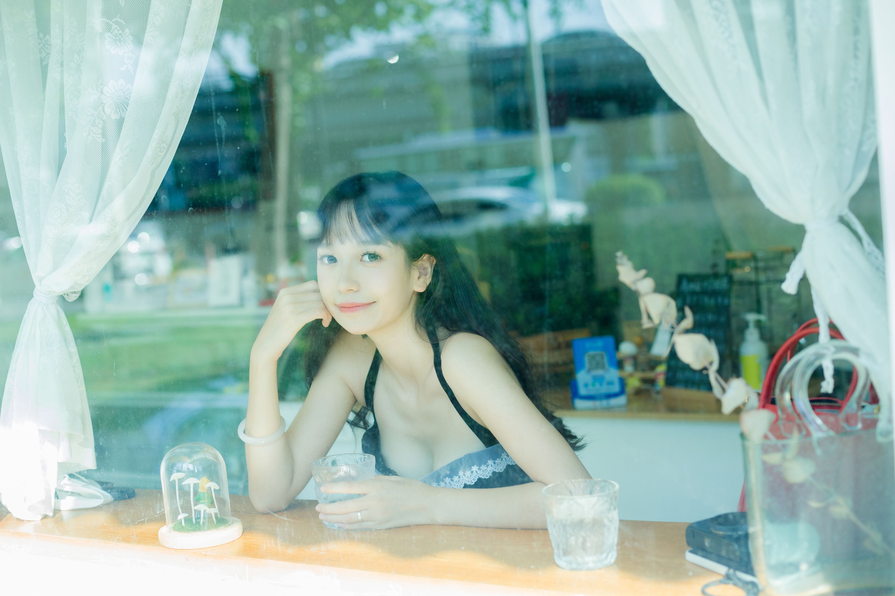 鄢韵琳 – 《不归女孩》[26P]