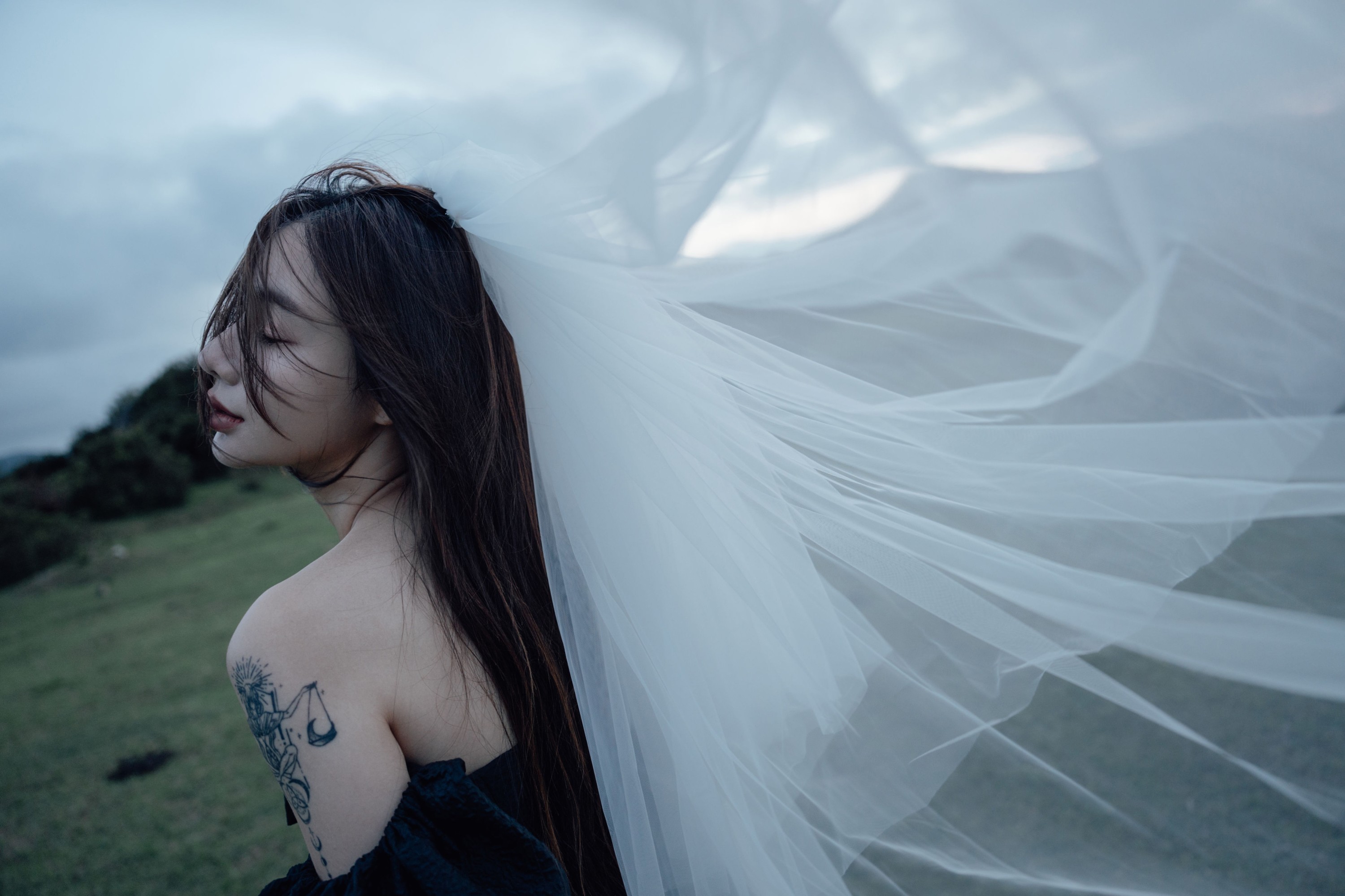 姝雯同学 – 《渐暗时刻，黑裙白纱情绪片》[39P] 插图3