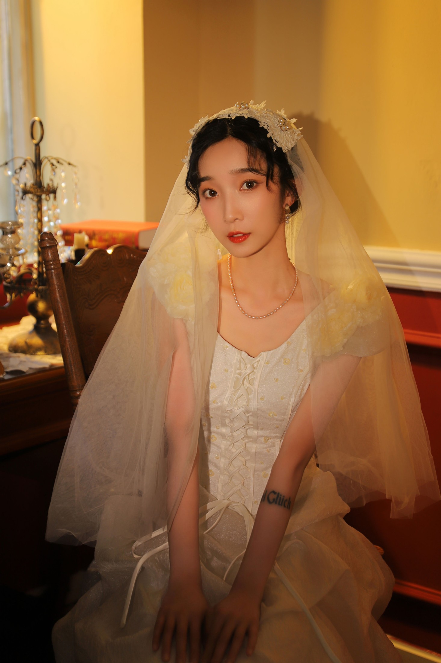 雷梦颖 – 《油画婚纱》[35P]