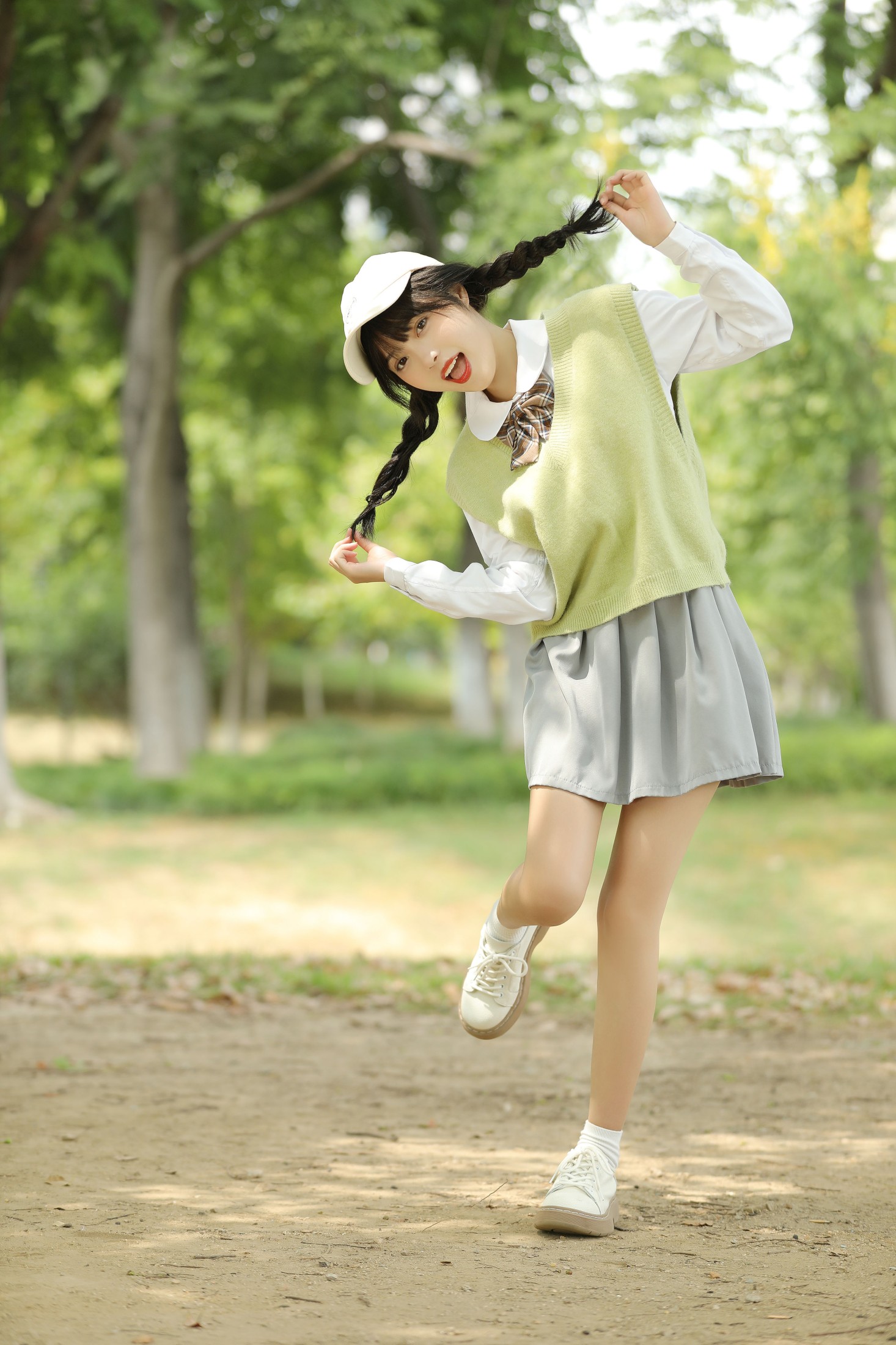 小薇人儿 – 《萤火之森》[34P]