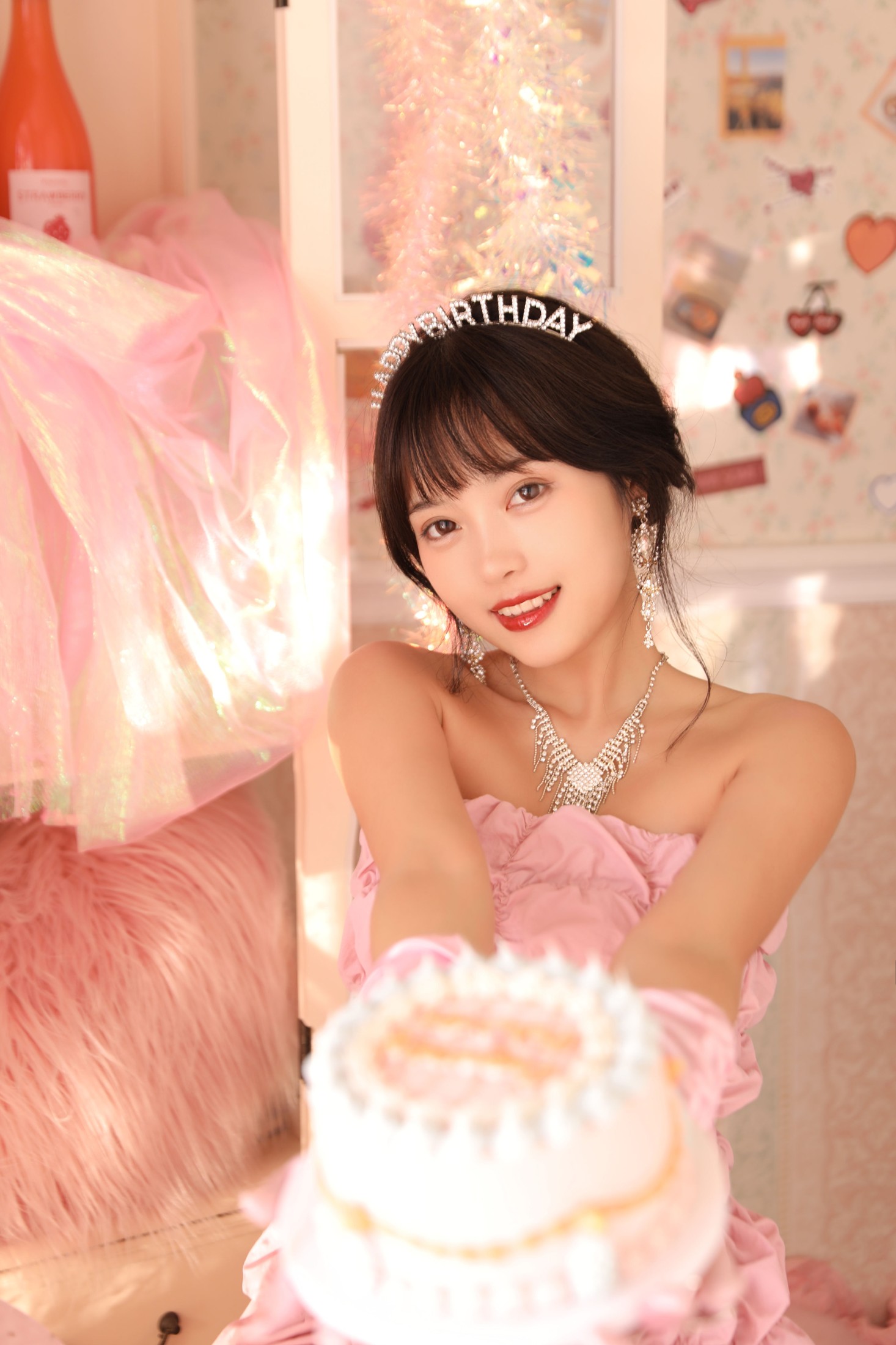 小薇人儿 – 《快乐万岁》[27P]