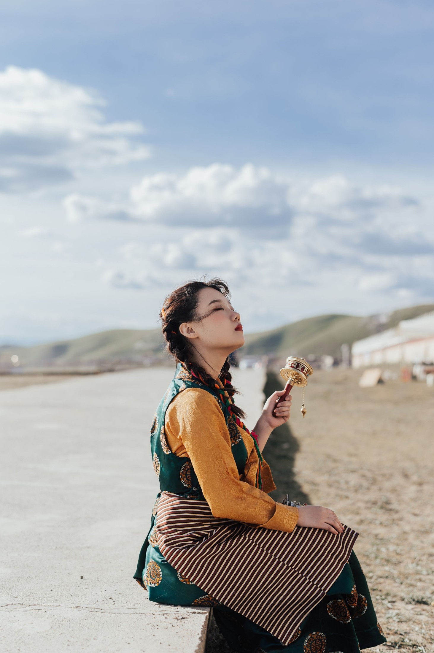 紫卿 – 《乌兰草原》[22P]