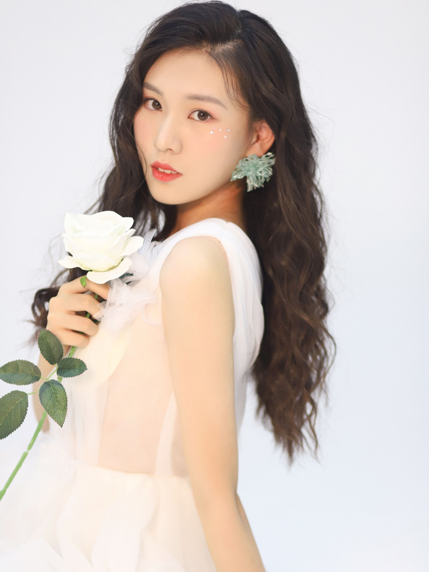 勺子 – 《少女与花》[23P]