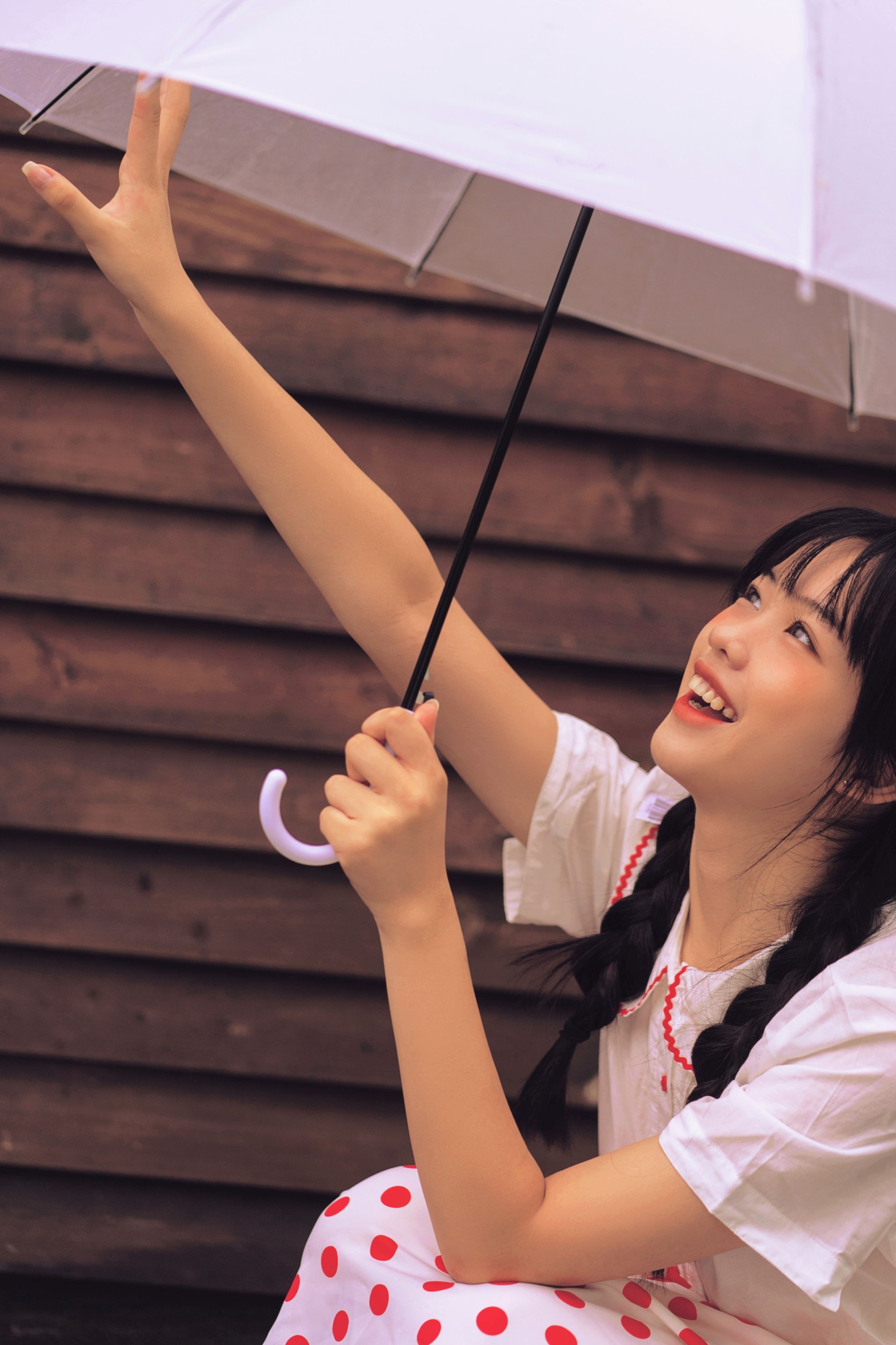 泉泉 – 《雨季》[27P]