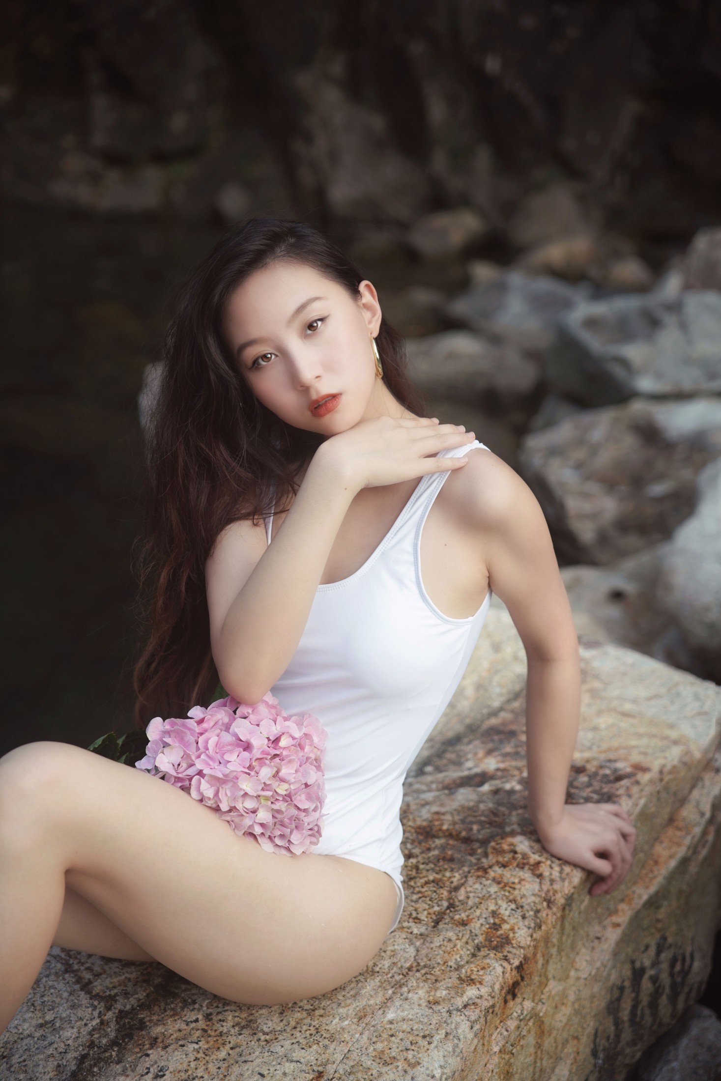 孙土土 – 《水中的绣球花》[38P]