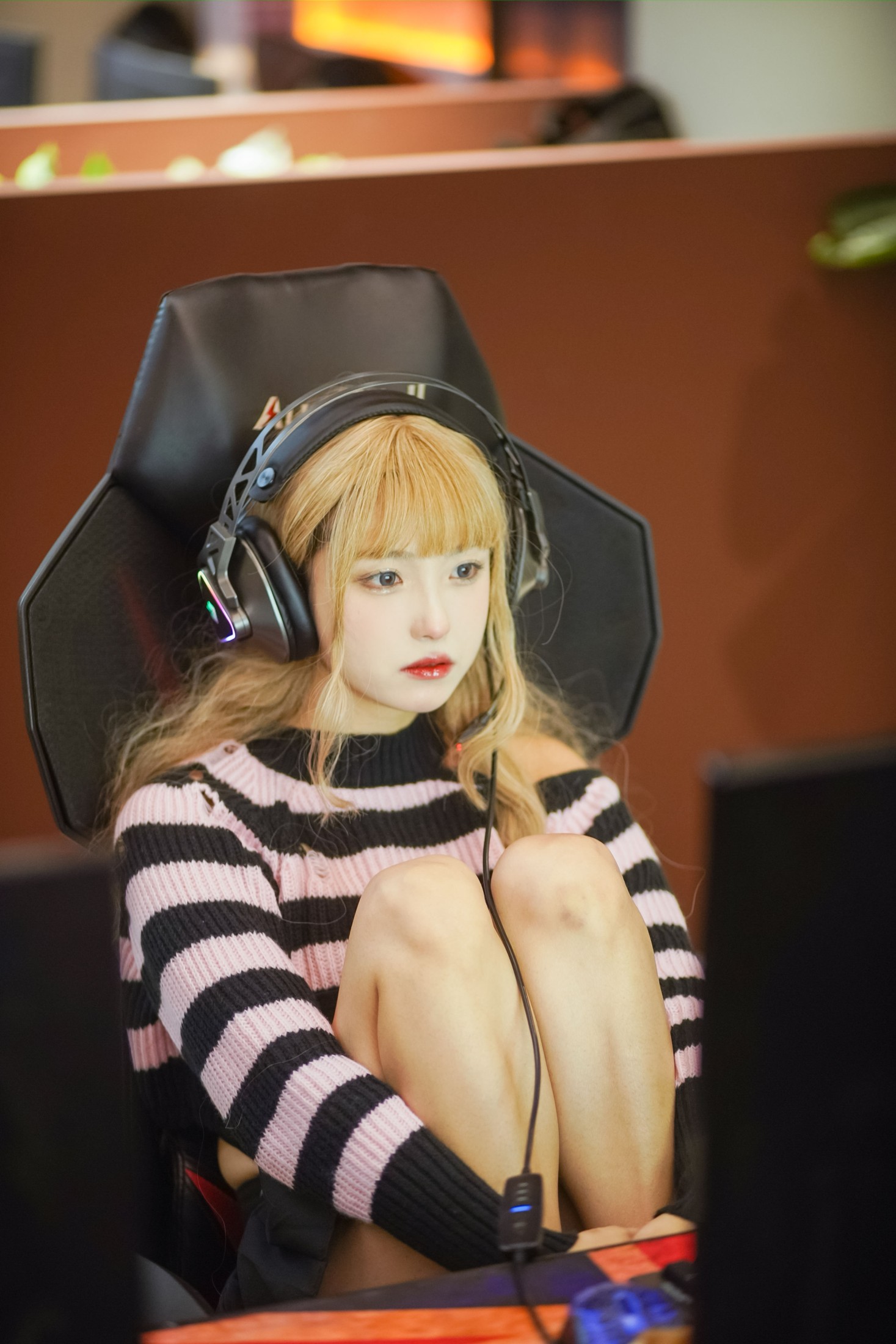 -炸鸡冰可乐- – 《电竞少女》[23P]