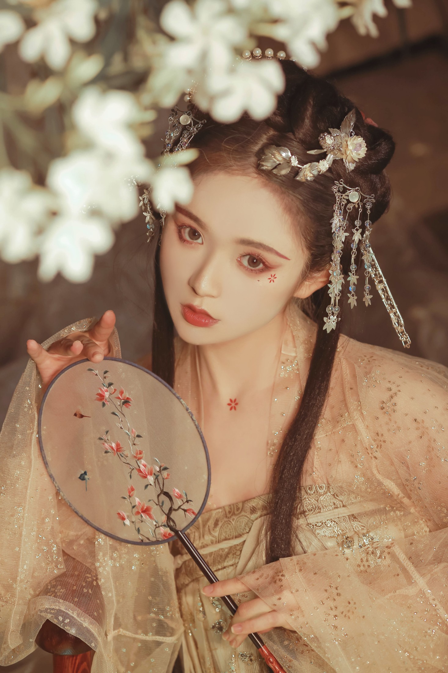 奶文文 – 《满身花影倩人扶》[23P]