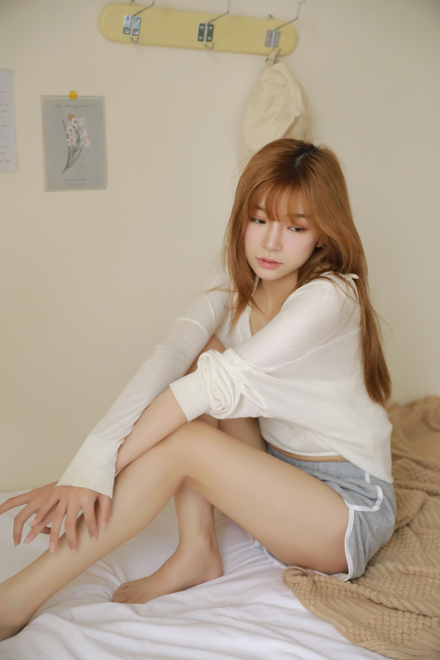 桃芊鱼 – 《居家写真》[35P]