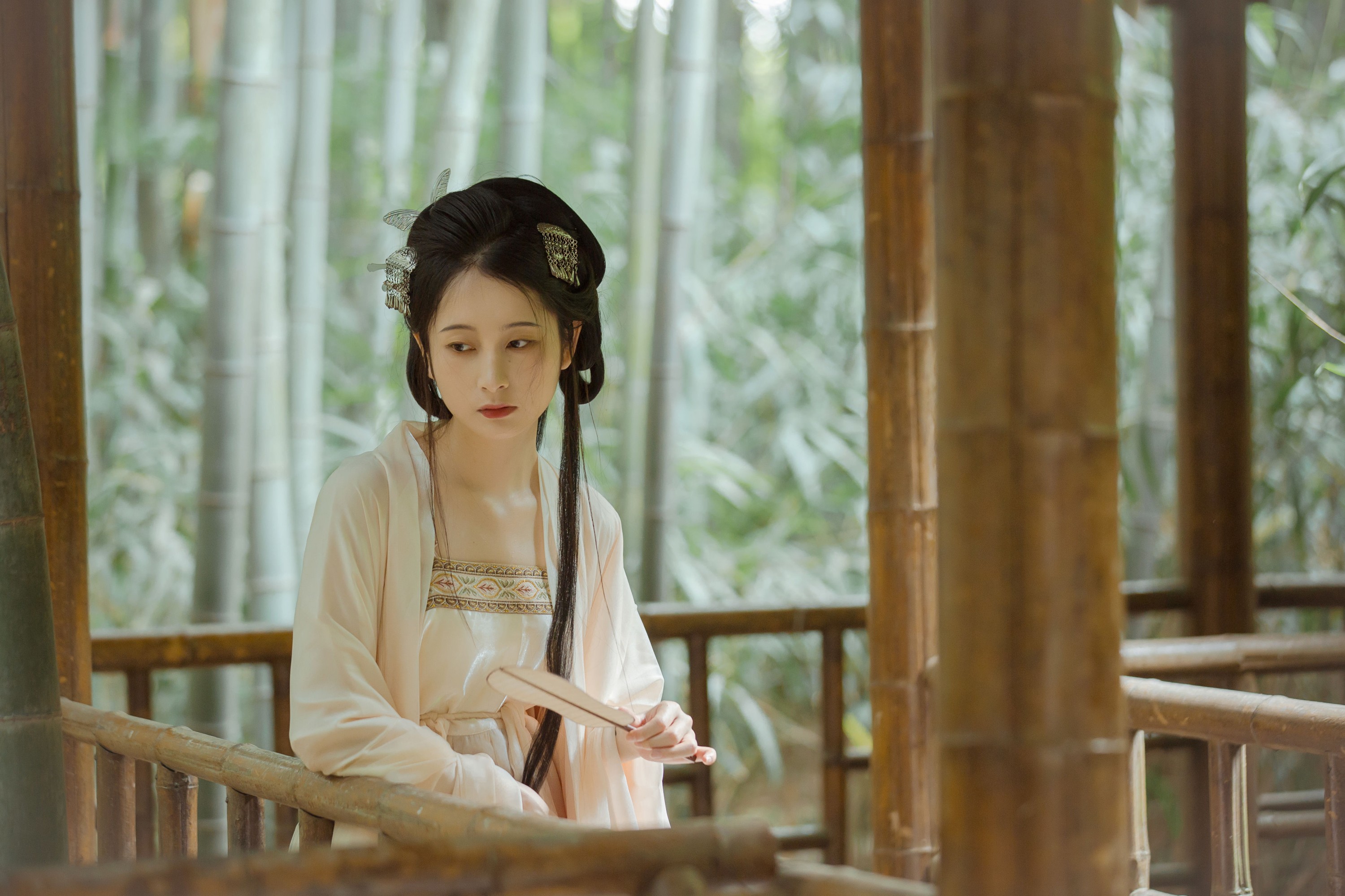 五月的三花猫 – 《荣耀时，她是象征》[22P]