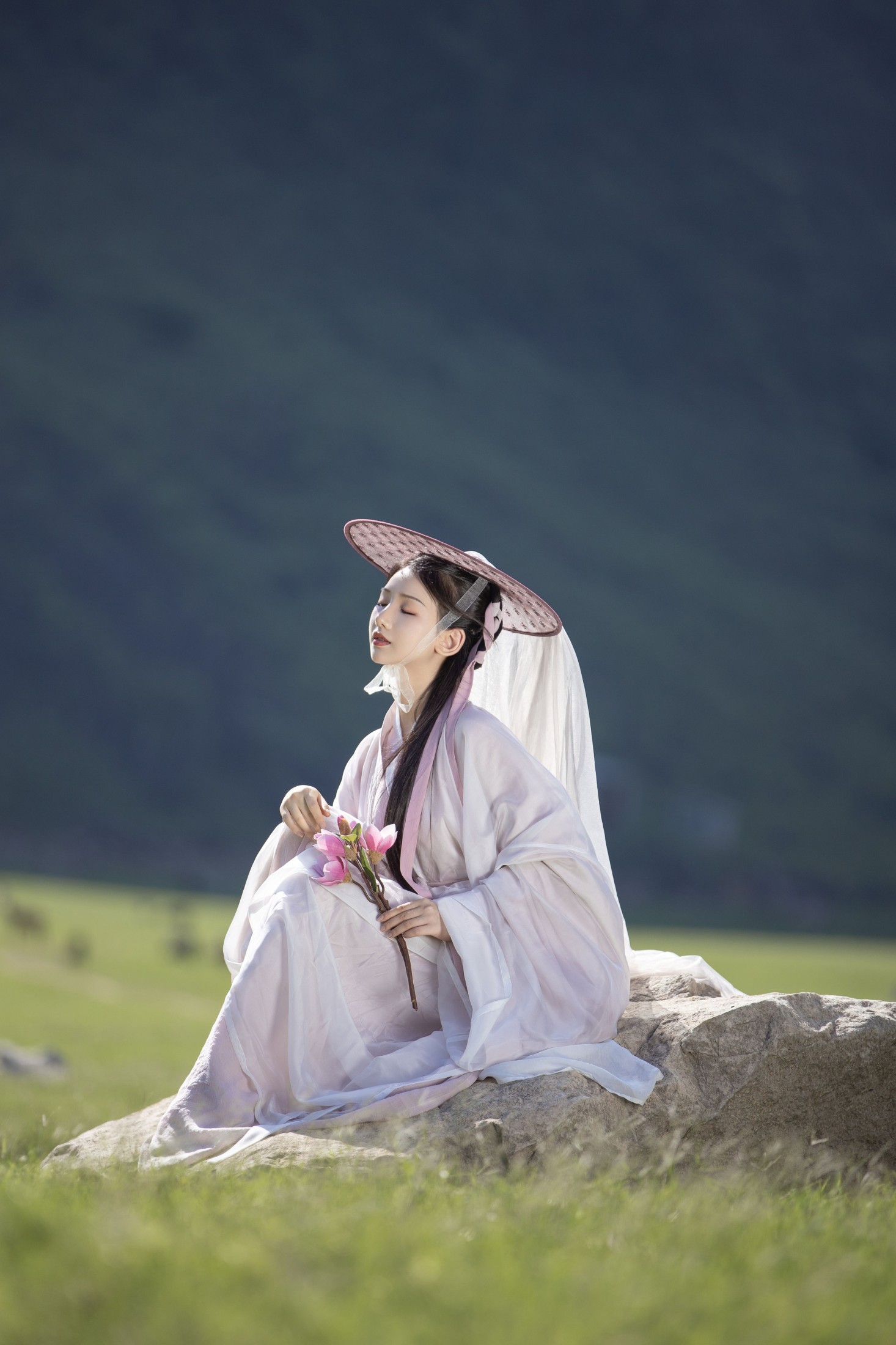 五月的兔子 – 《牧羊歌》[28P]