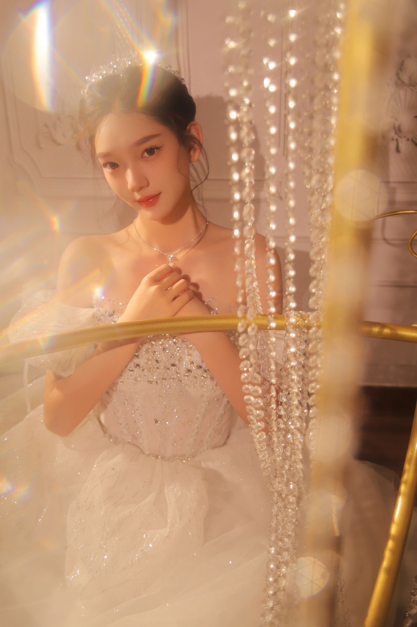 ccc. – 《Young and beautiful》[22P]