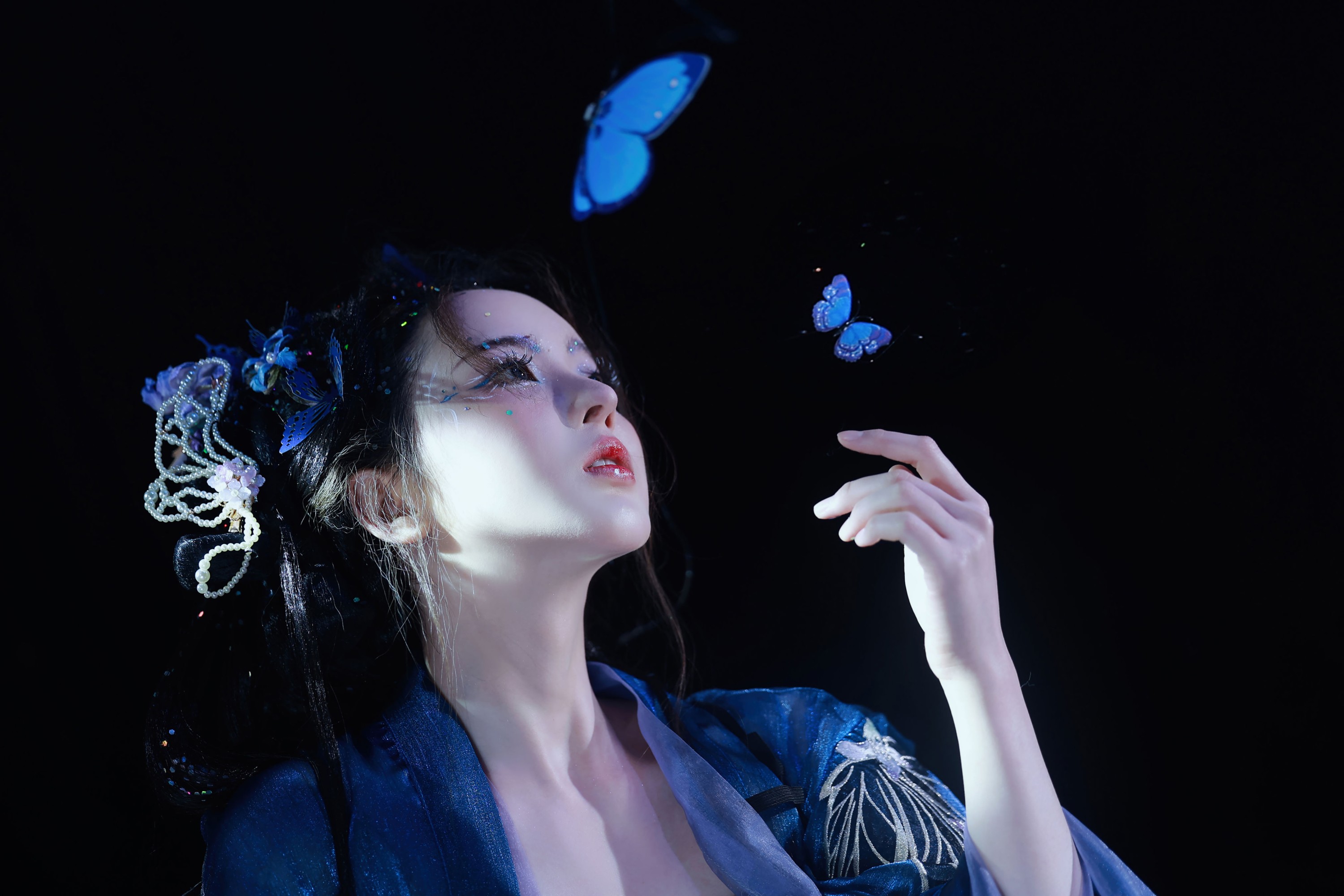 天晴后的樱花花 – 《万蝶振翅》[24P]