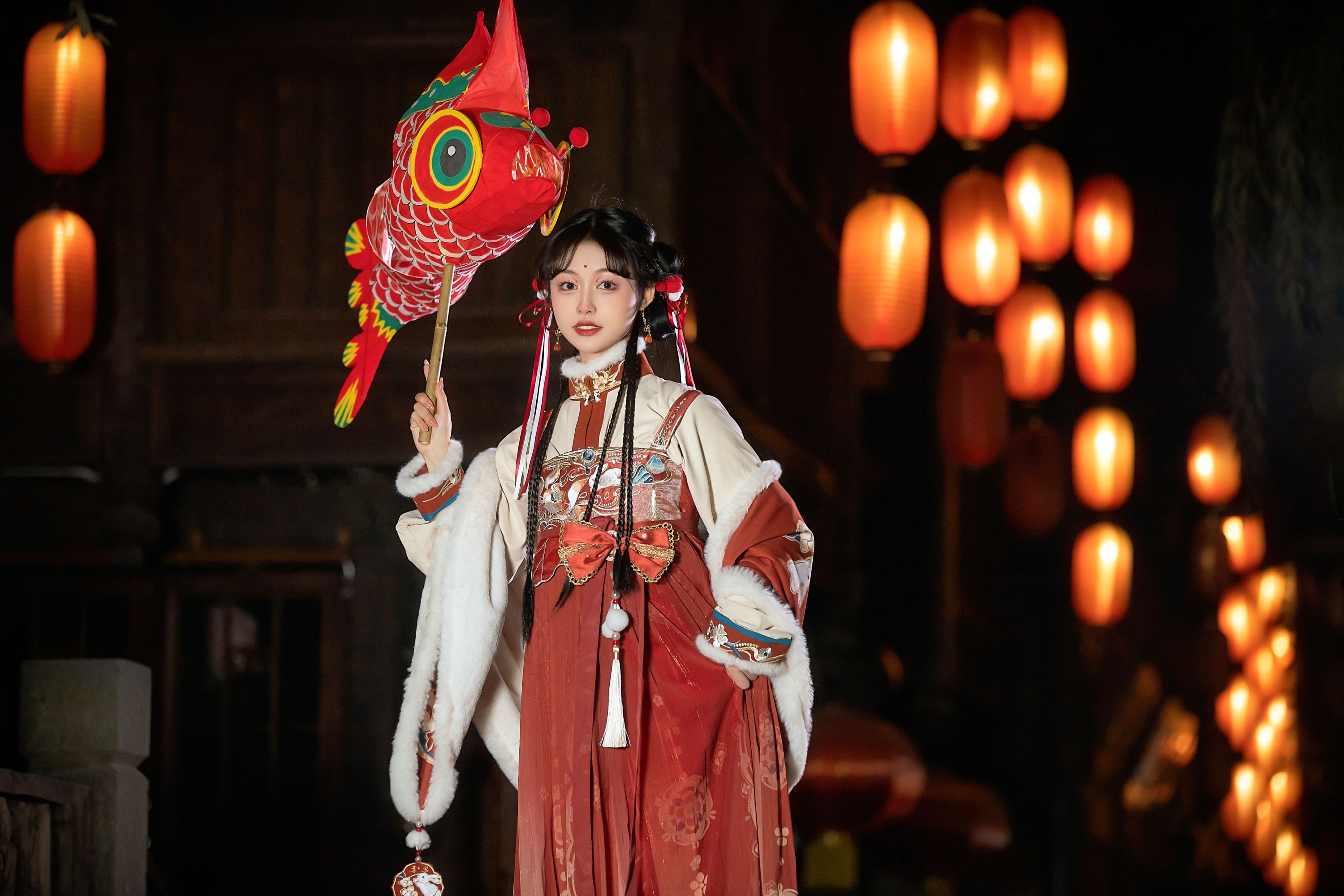 梨一依 – 《逛灯会》[22P]