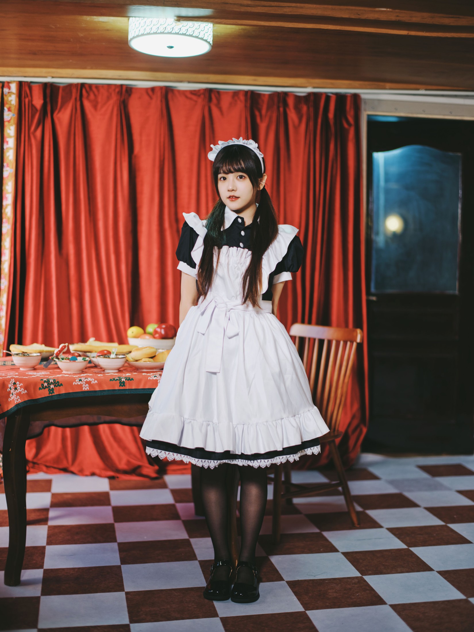 宵宵喵 – 《圣诞女仆》[37P]