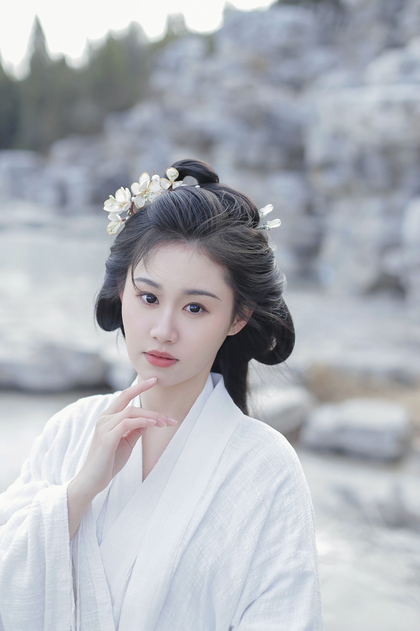 岳雨婷 – 《玉兰》[22P]