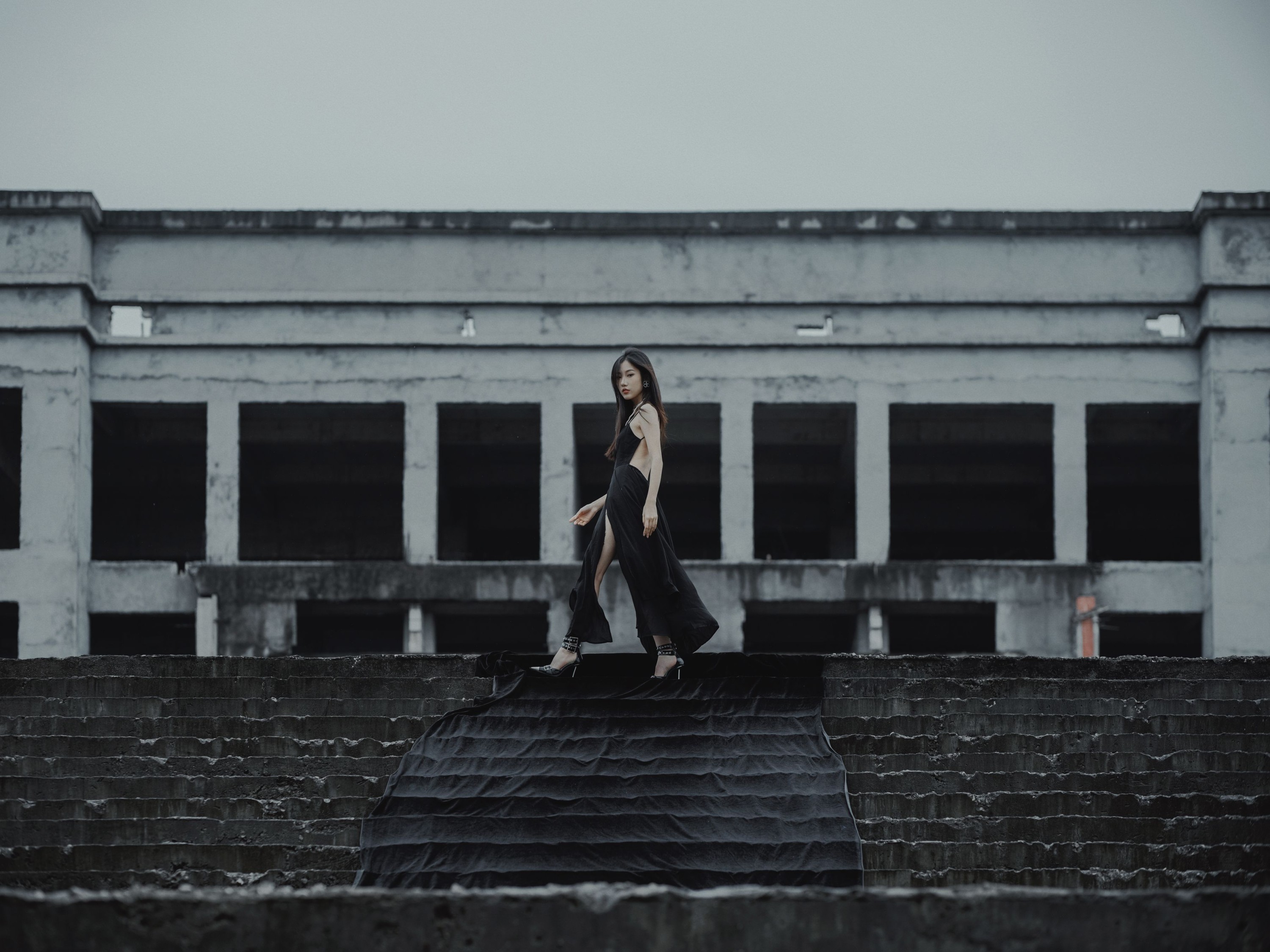 o1ne万 – 《孤》[42P]