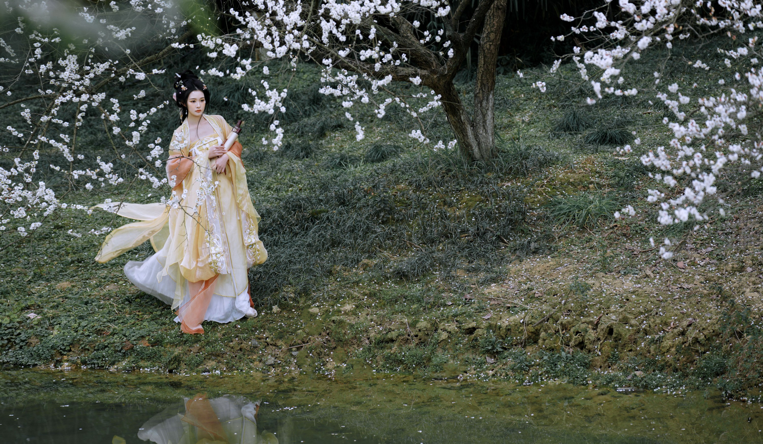 爱探险的夏商周 – 《踏梅》[22P]