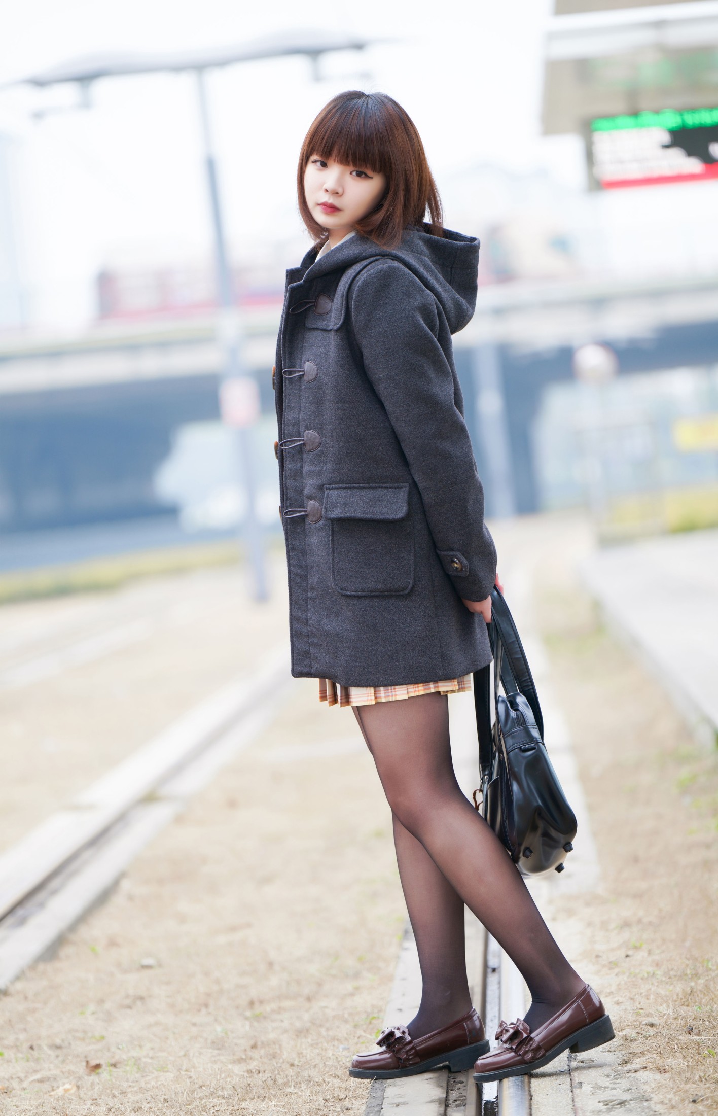 中亦 – 《寒假归途》[26P]