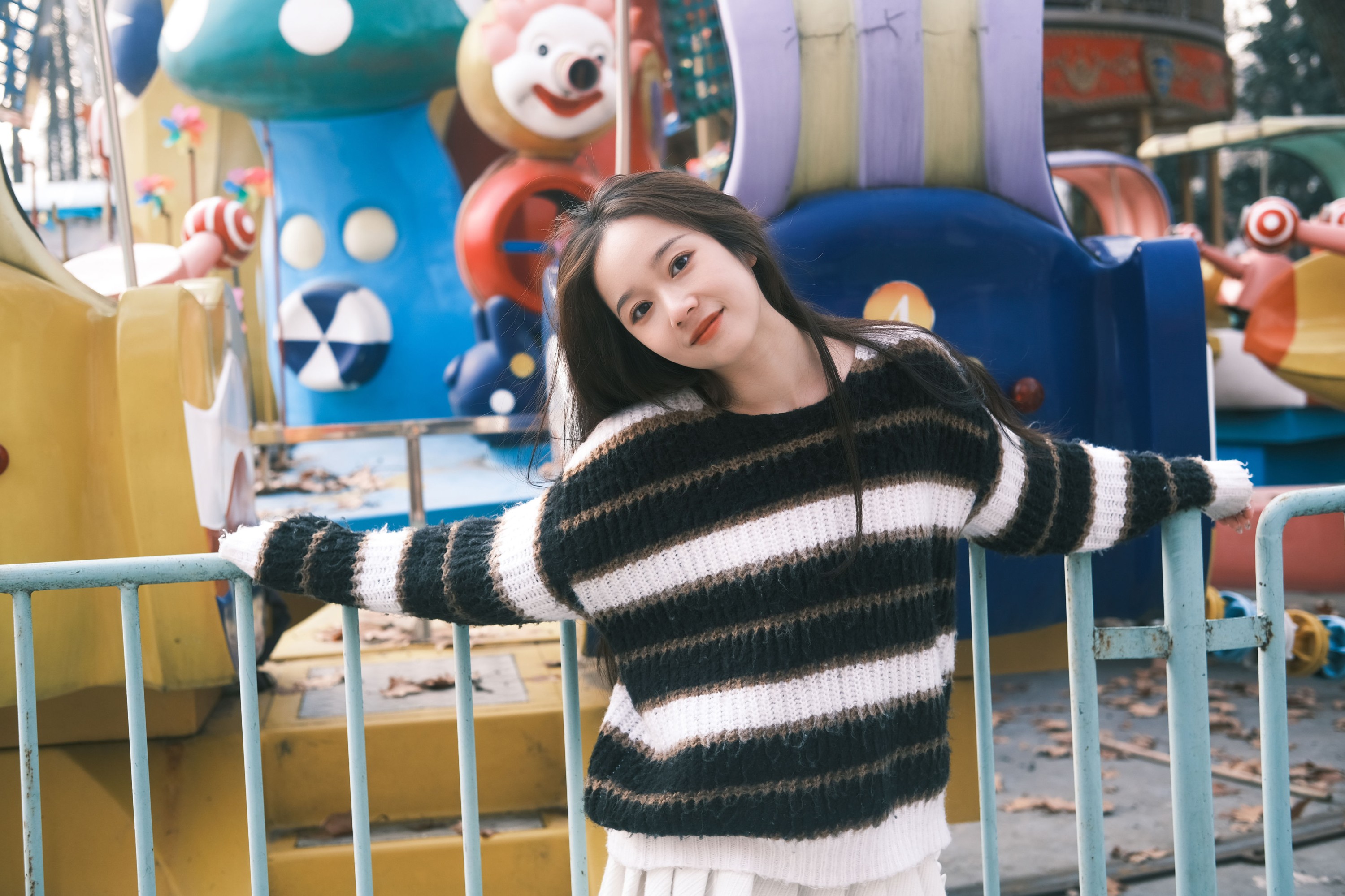 戈曼妮Nini – 《游乐场约会》[38P]