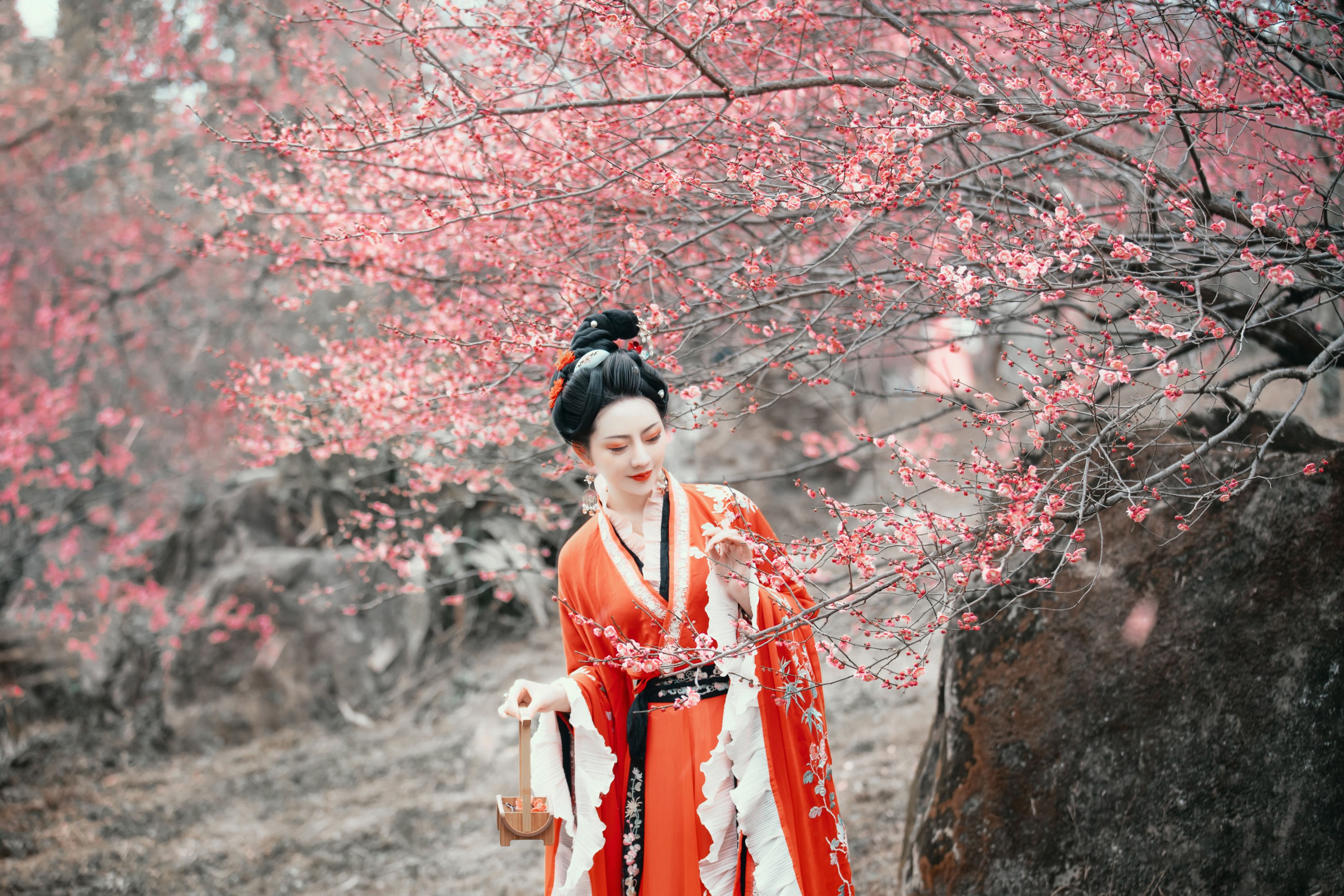 颜如玉 – 《惹春风》[44P]