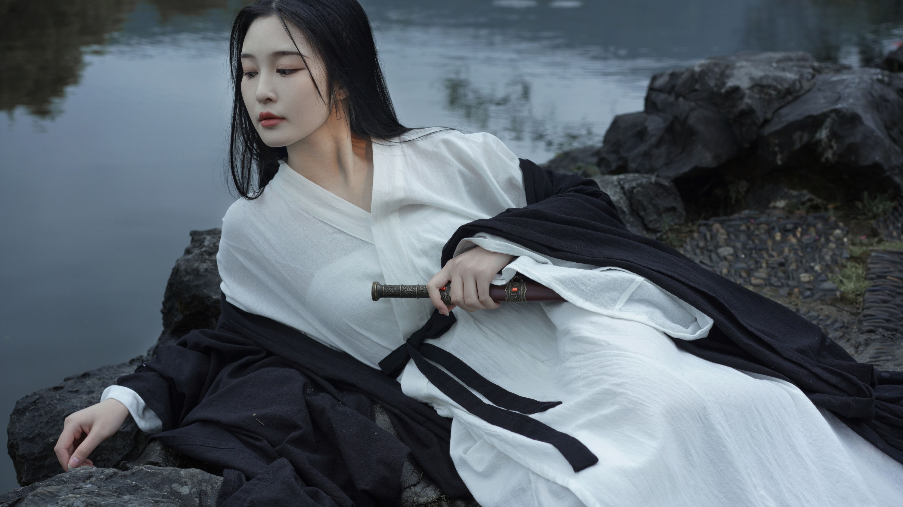 爱探险的夏商周 – 《清冷三月》[32P]