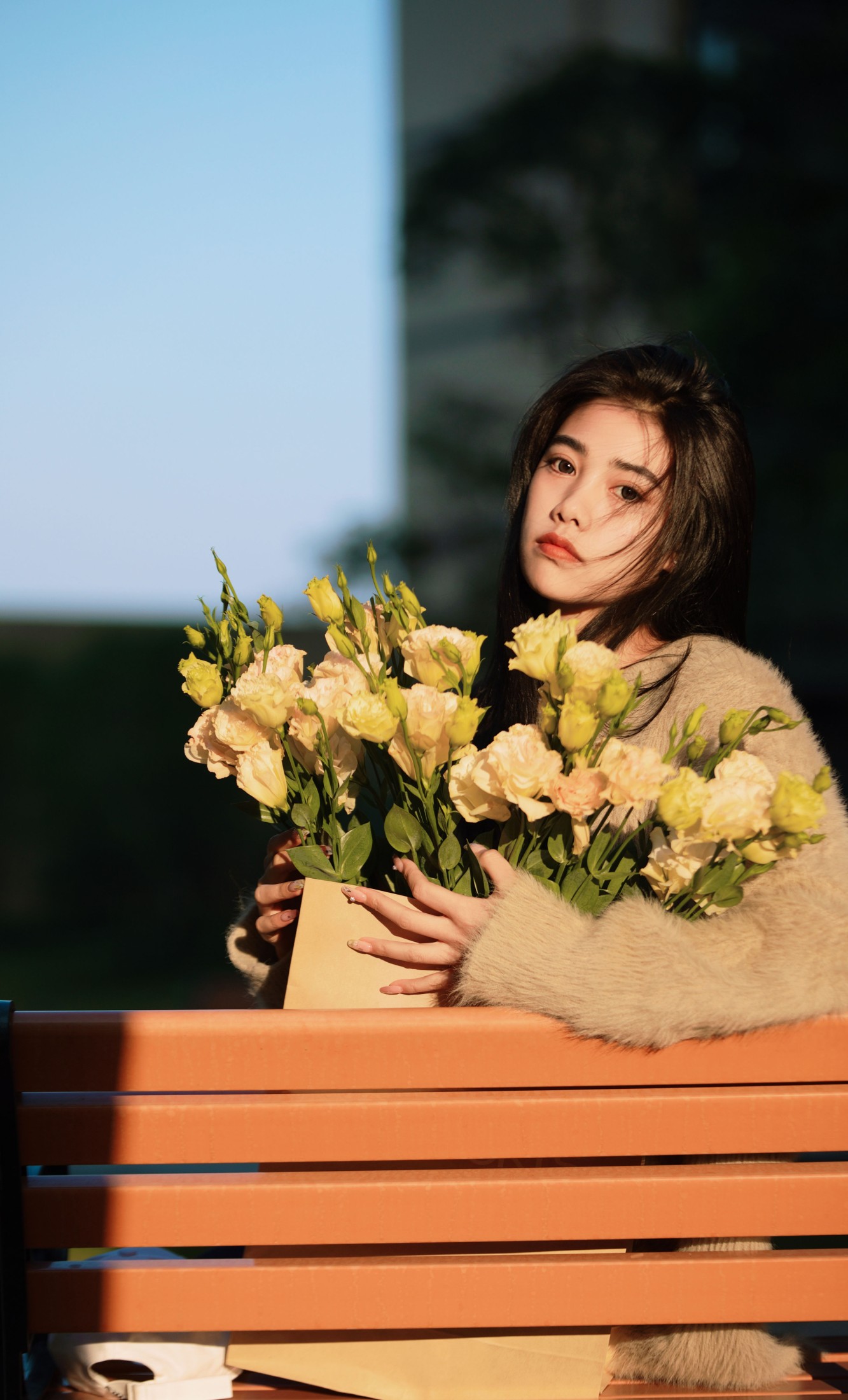 思分 – 《光影与晚霞下的少女》[21P]