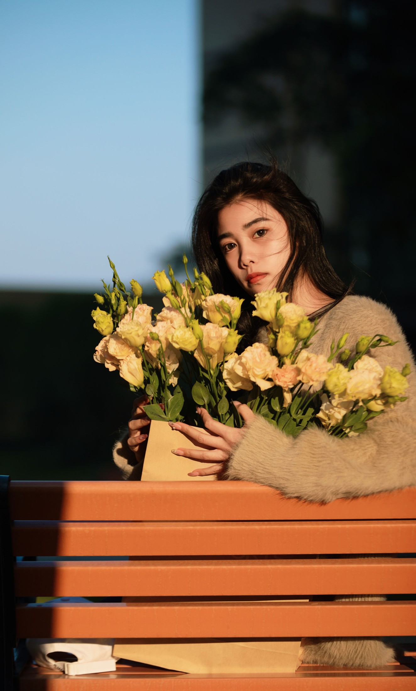 思分 – 《光影与晚霞下的少女》[21P]