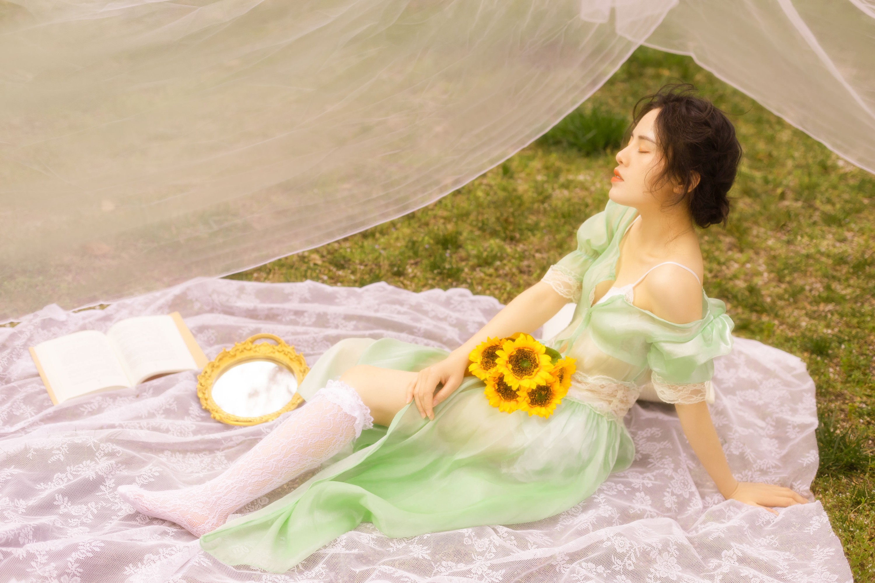 安妮 – 《躺进浪漫里》[23P]