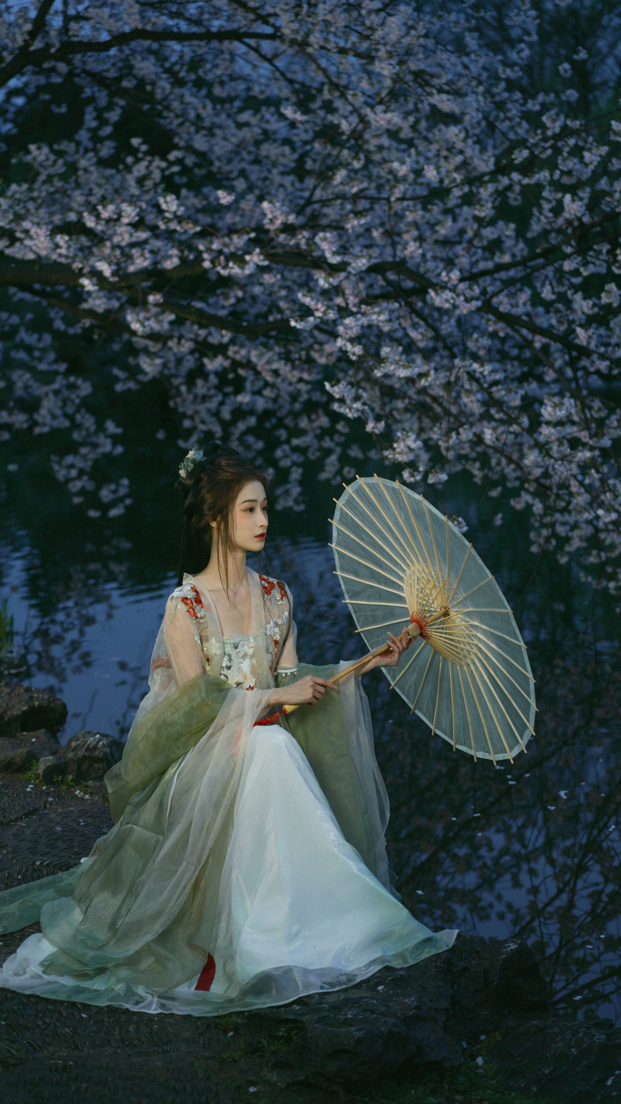 疏莉 – 《夜探樱》[23P]