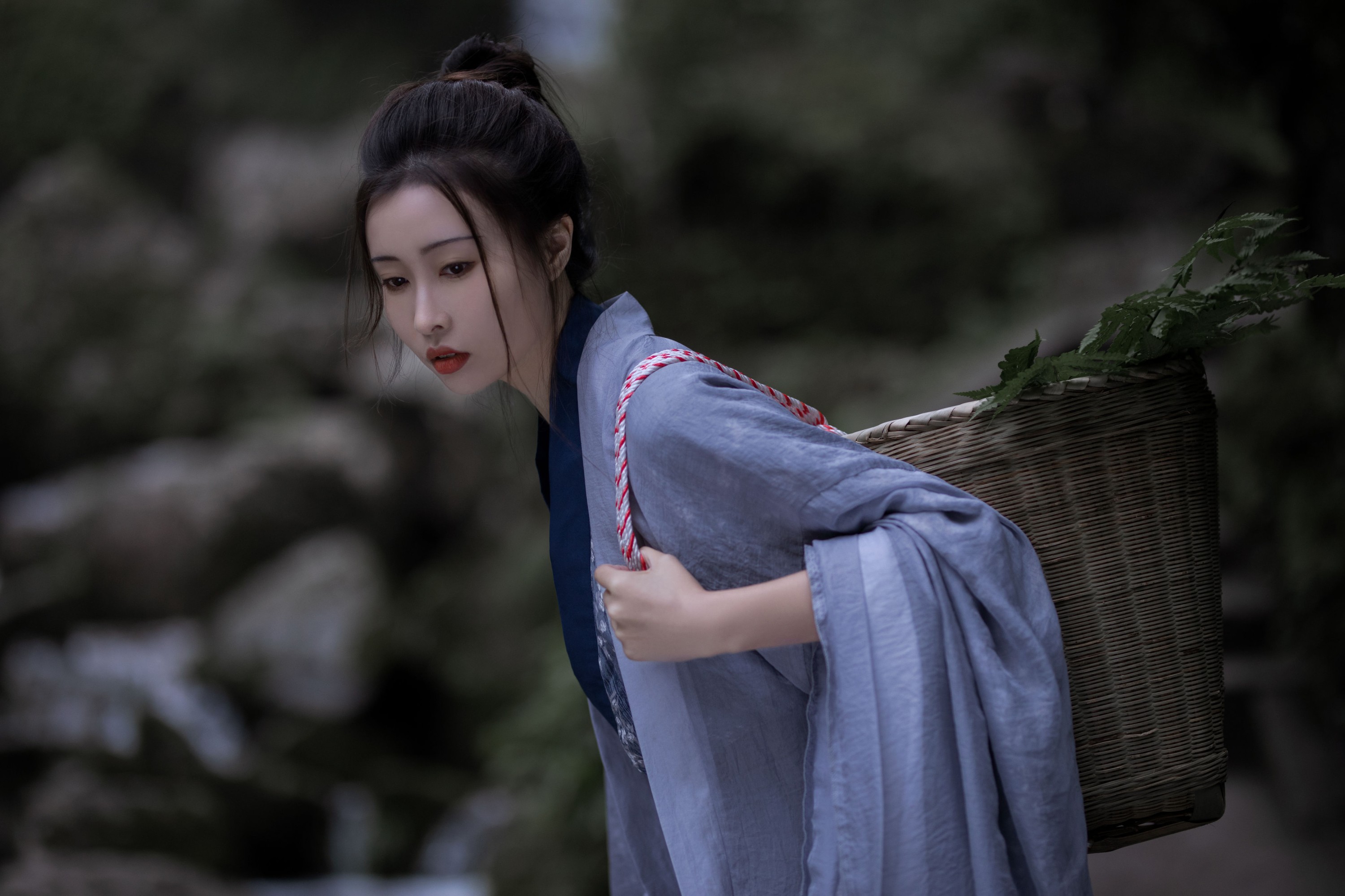 姌Rr – 《寻静》[21P]