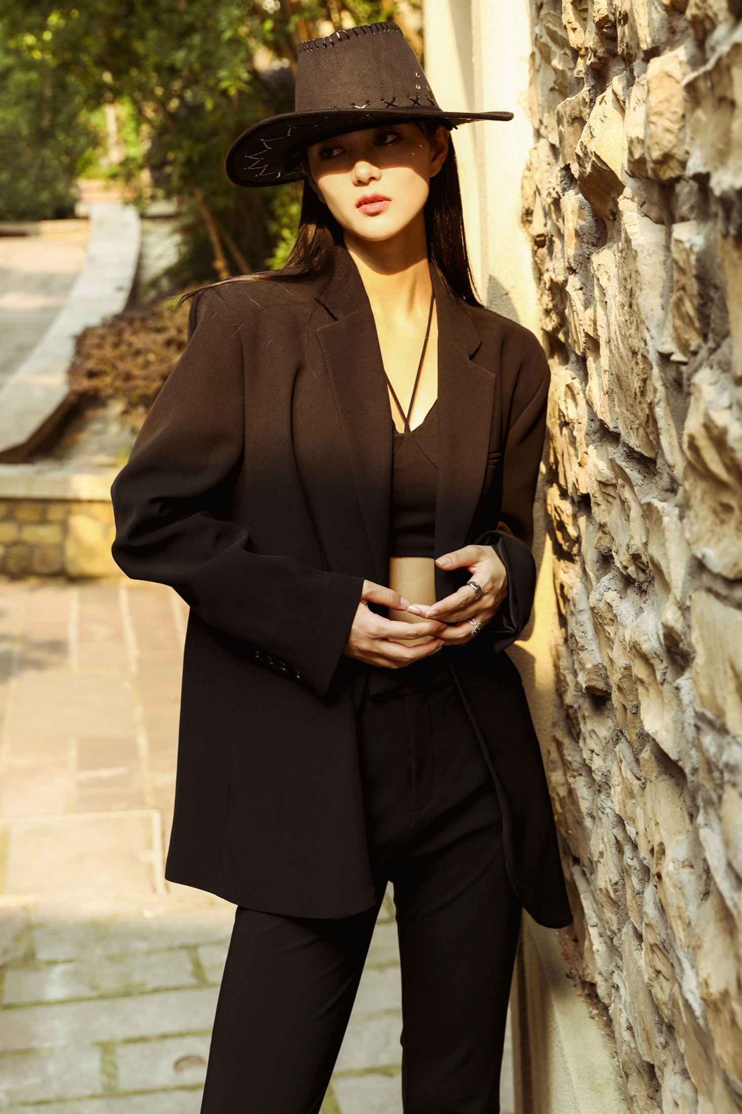 婉宁 – 《BLACK HAT》[29P]