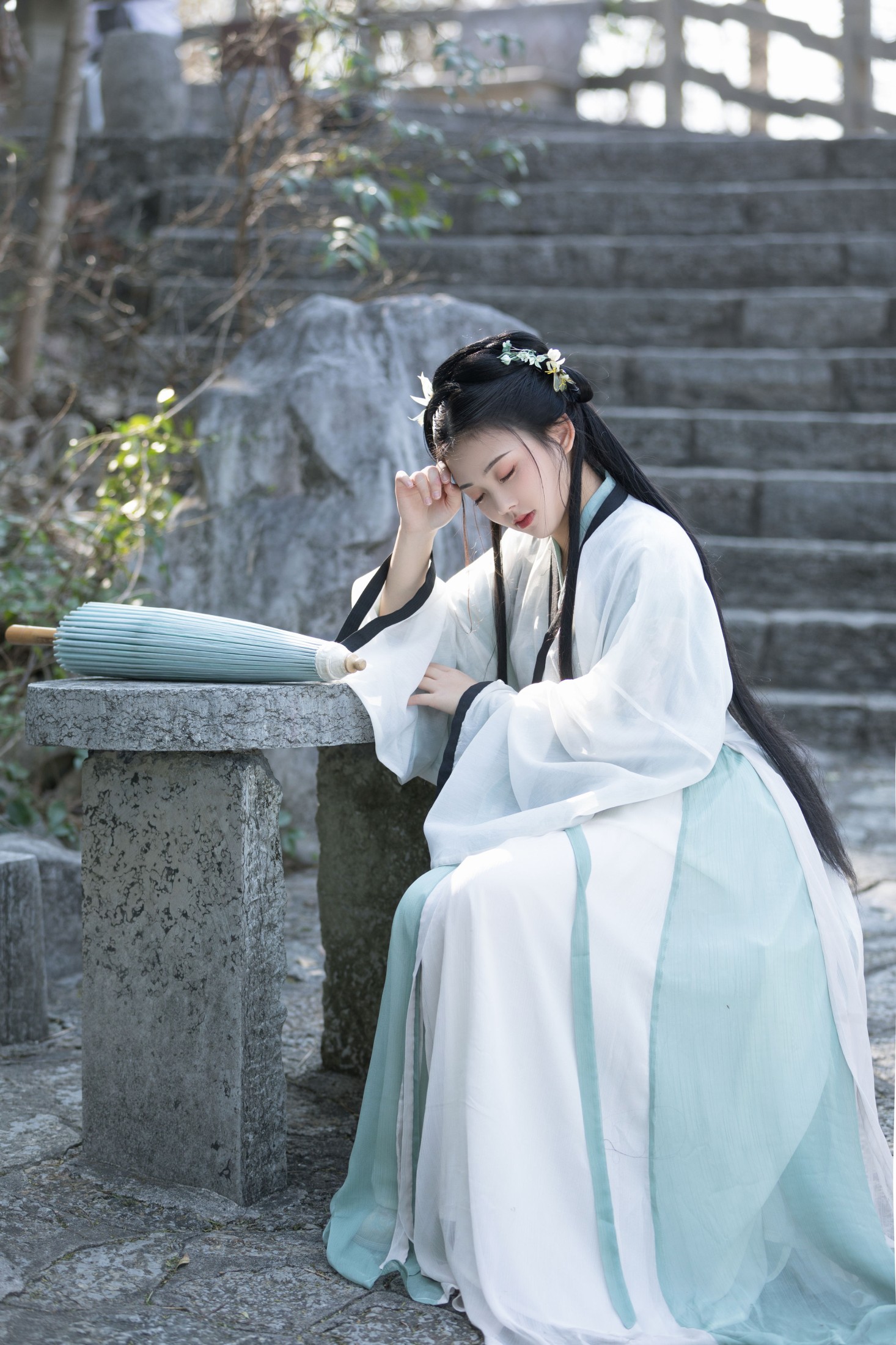 谨陬捌 – 《秋怀》[33P]