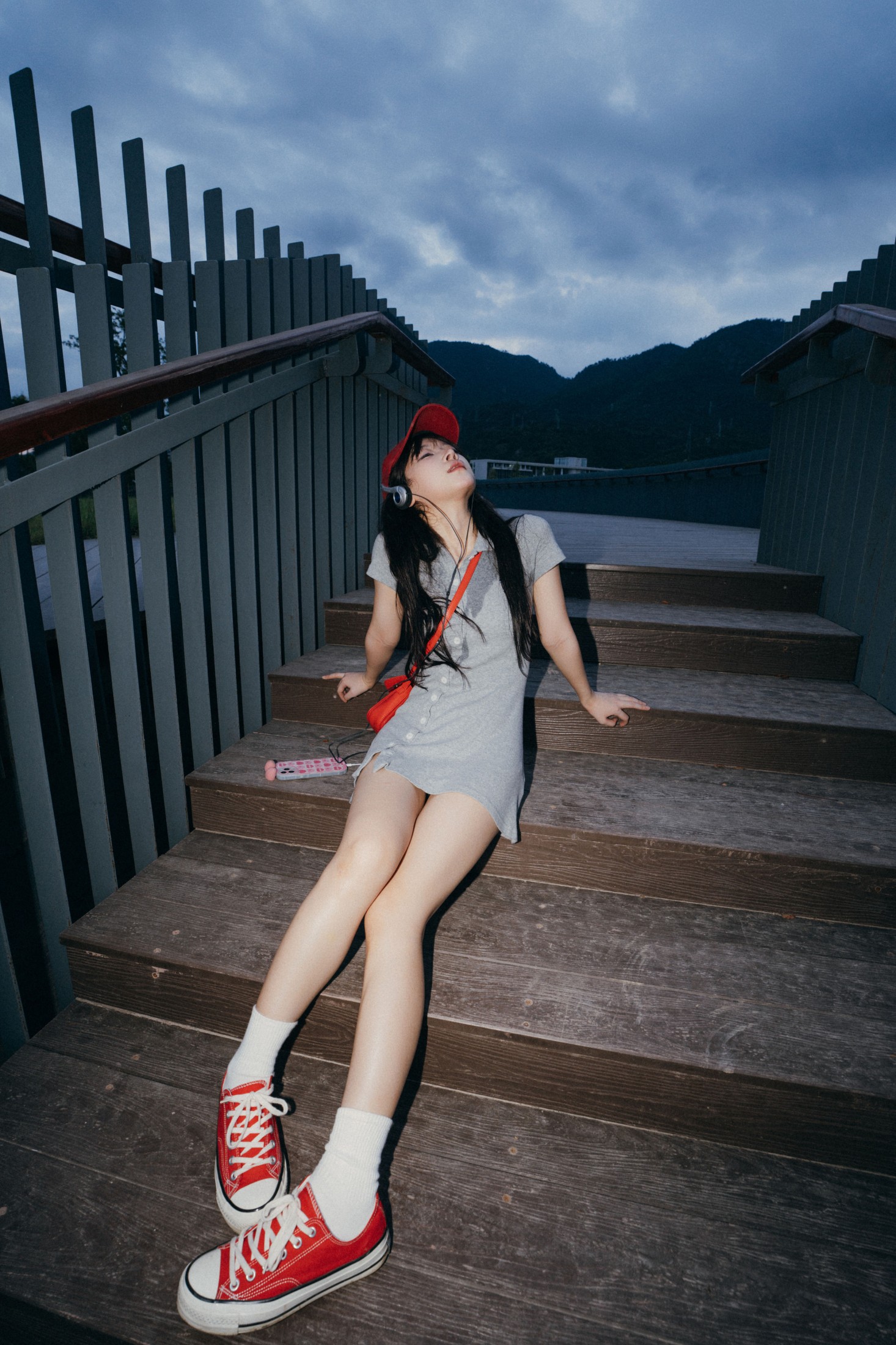 七七 – 《玩一组最近很流行的闪光灯直闪》[81P]