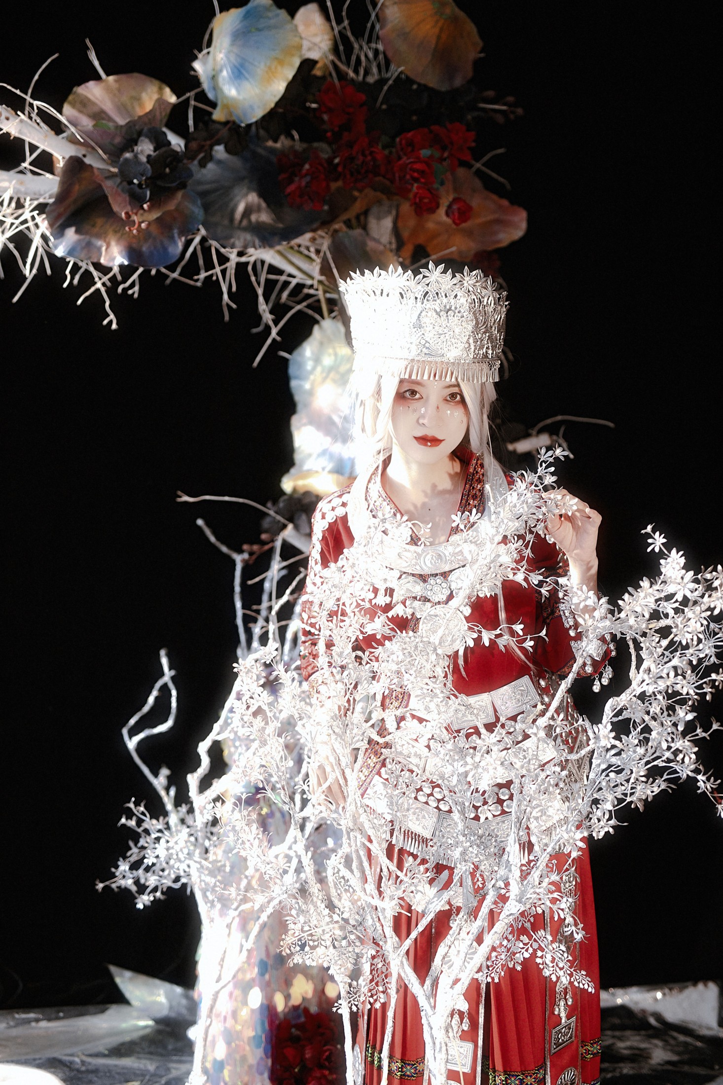 壹萱- – 《圣树前的苗疆少女》[29P]