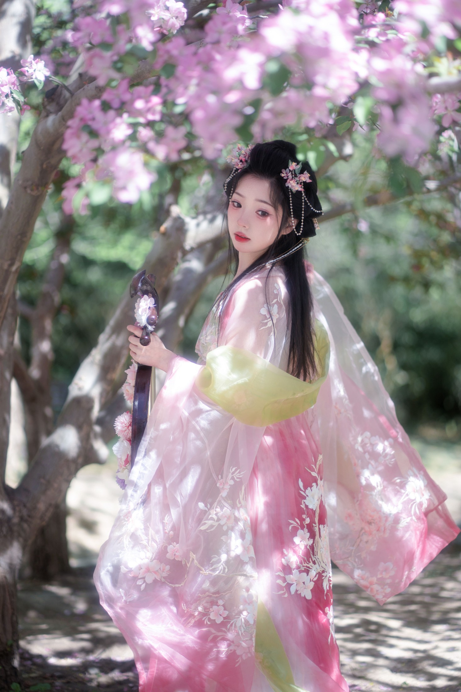 林又迟 – 《发光的春日宴》[24P]