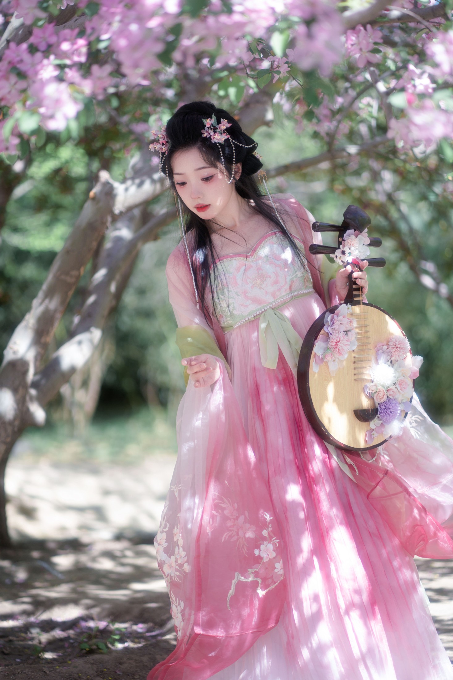 林又迟 – 《发光的春日宴》[24P]