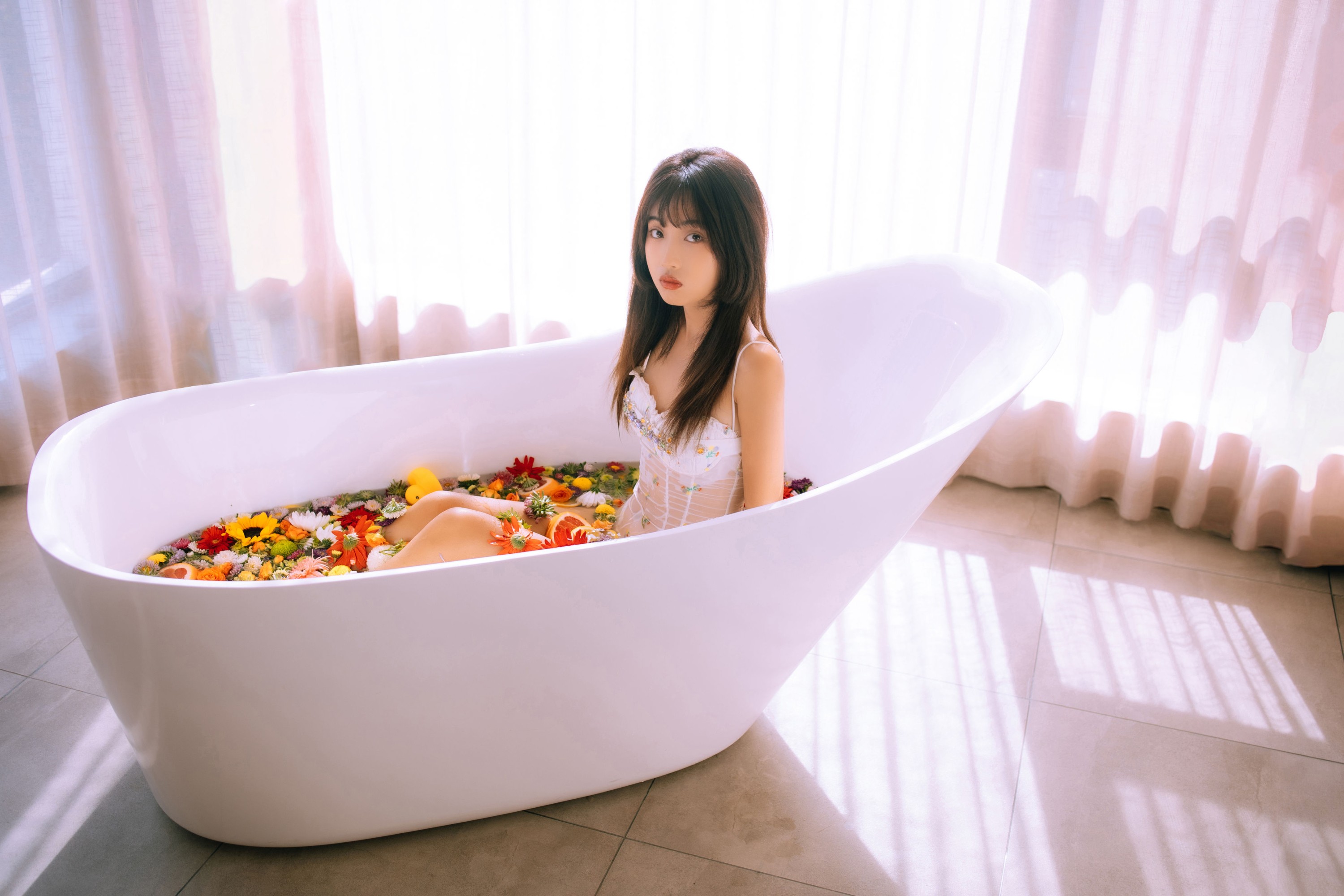 文文 – 《浴缸鲜花少女》[45P]