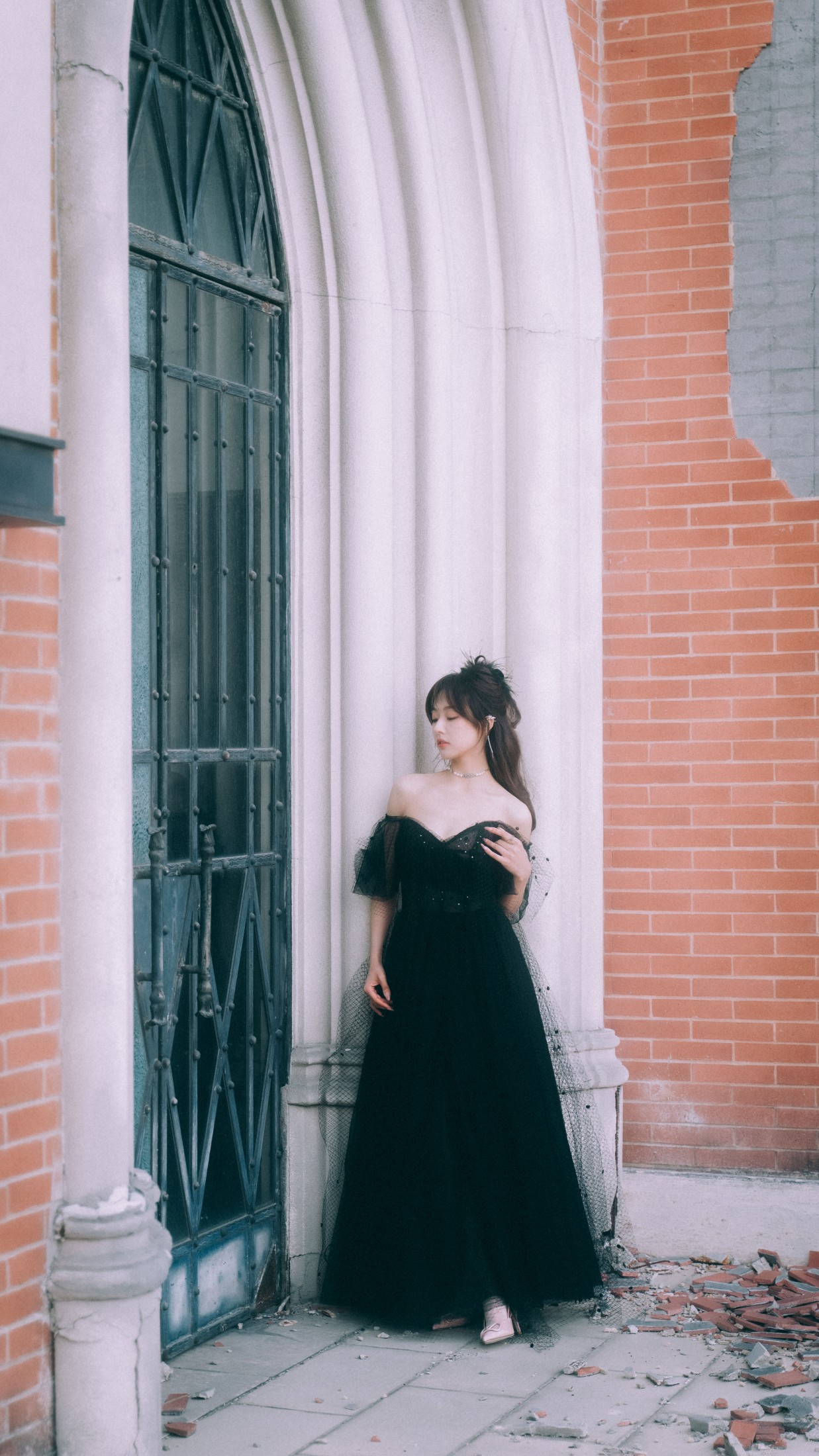 肖肖 – 《黑色婚纱》[47P]