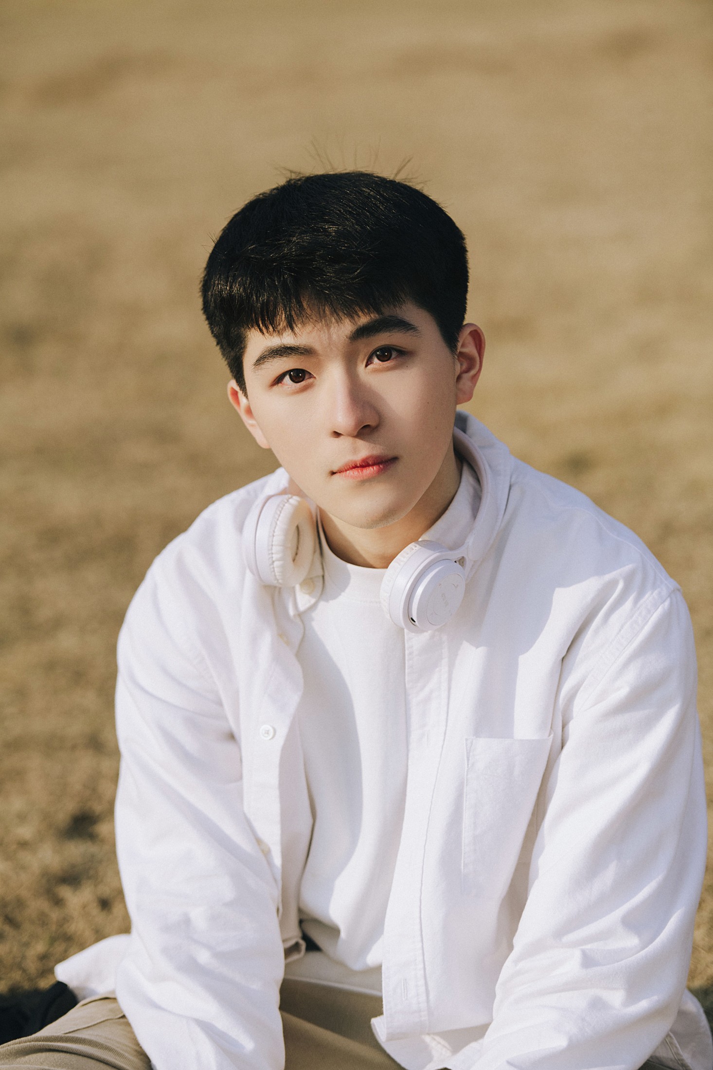 孔浩旬 – 《阳光下的白衣少年》[27P]